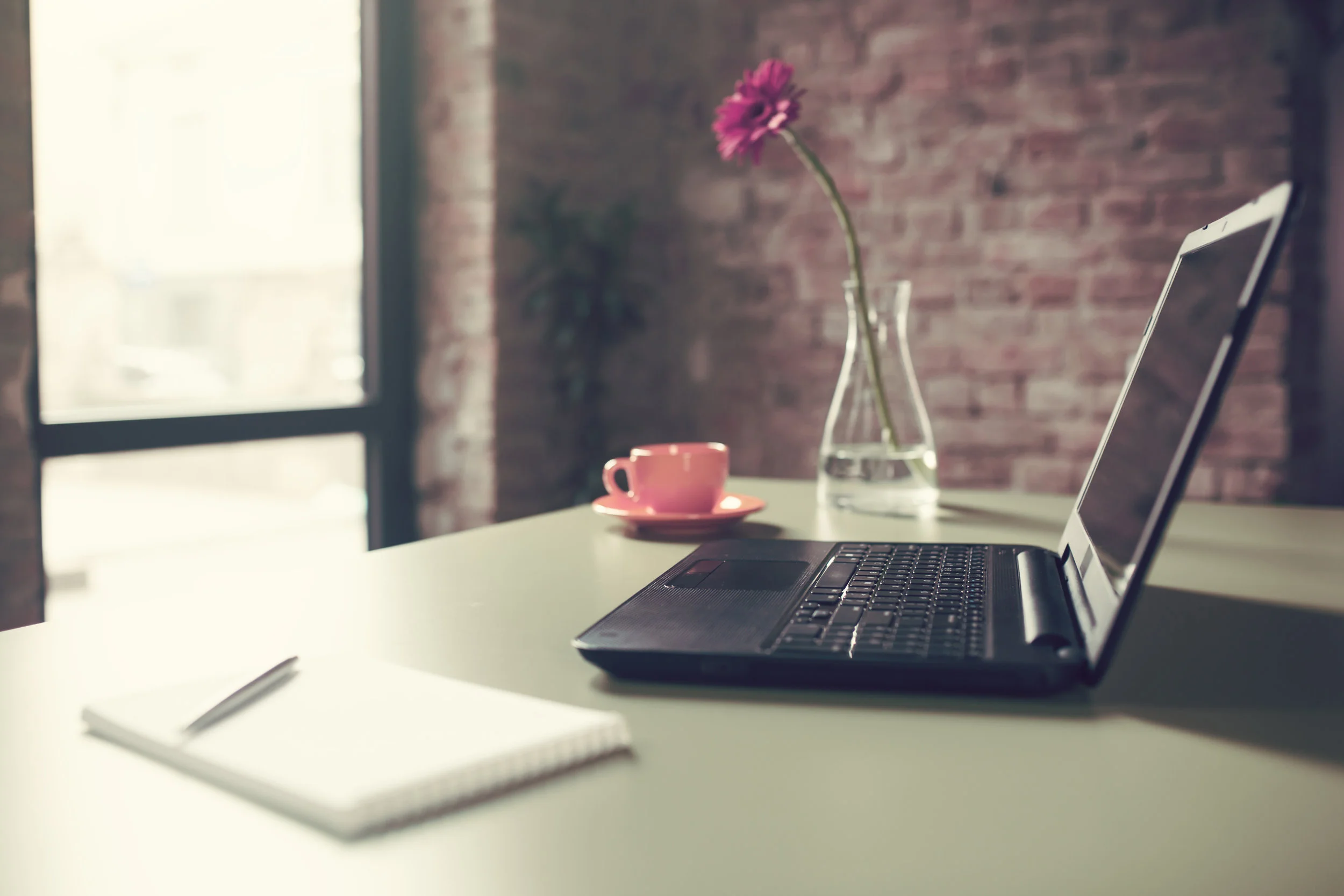 Perfect-Workspace-511216224_5499x3666.jpeg