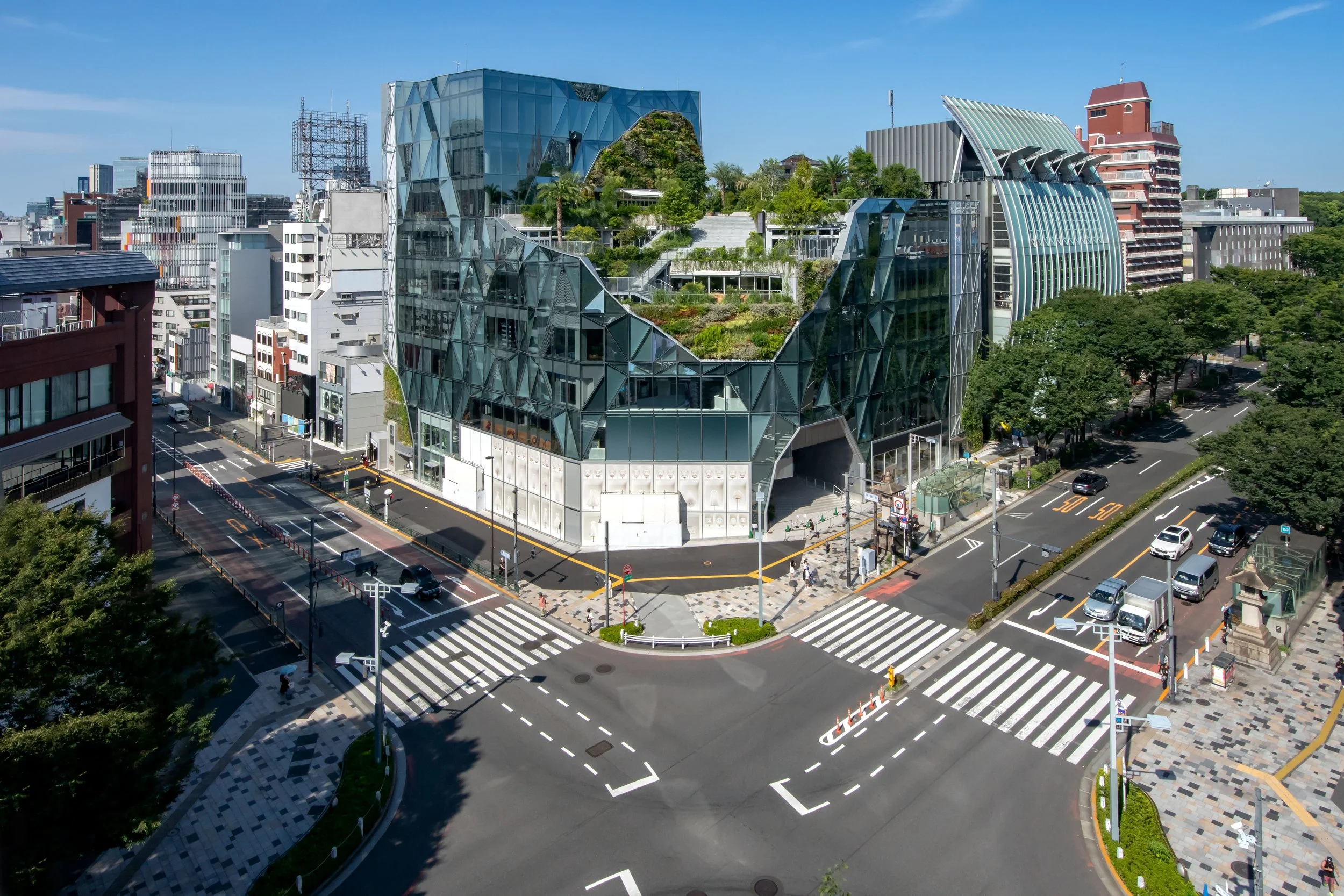 ニンゲンらしく生きるのは罪ですか？ | Is it sinful to live as a human being?