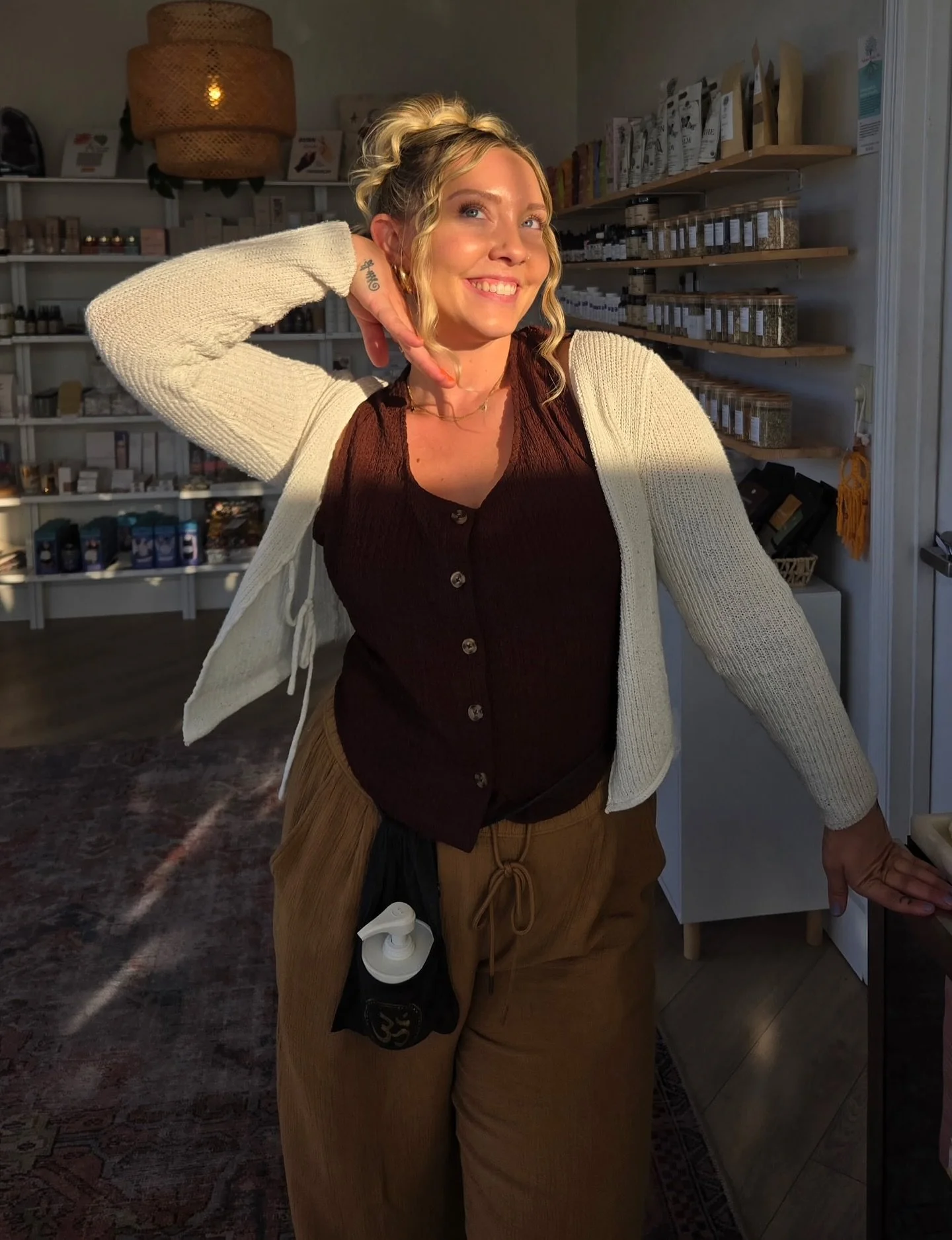 Happy Esthetician’s Day to the esties that keep our skin & spirits glowing at Haven 🫧✨
Big mention to @botniaskincare, an Esthetician-created & owned organic skincare line that we use in treatments & carry in-store. I’ve per