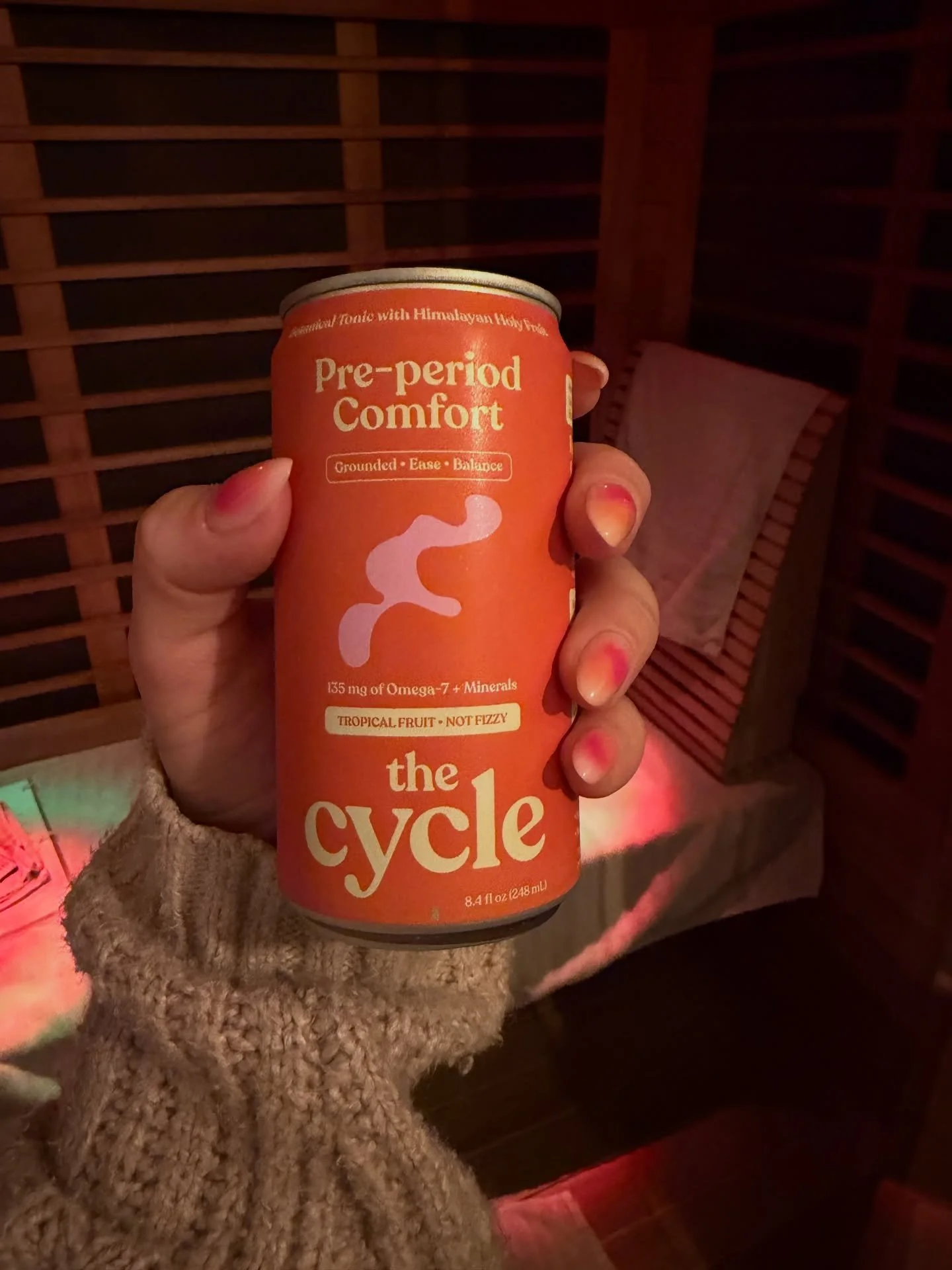 Meet your new favorite Luteal Phase ritual 🧡

Utilizing Infrared Sauna therapy prior to menstruation can help reduce PMS symptoms, relieve inflammation, reduce muscular tension/cramps/bloating, regulate the nervous system, and more. 

We love pairin