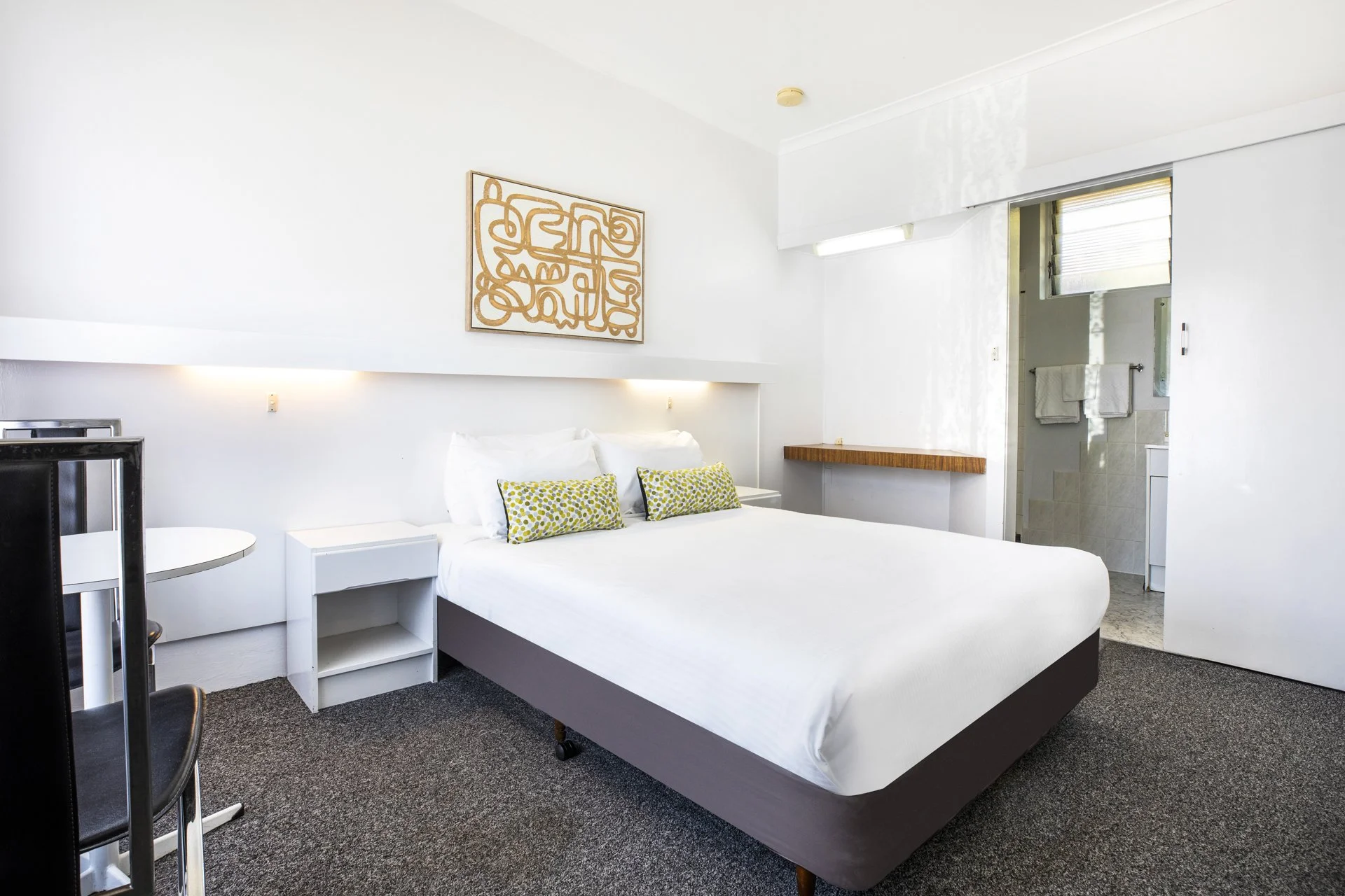 SHIP_INN_MOTEL_2189.jpg