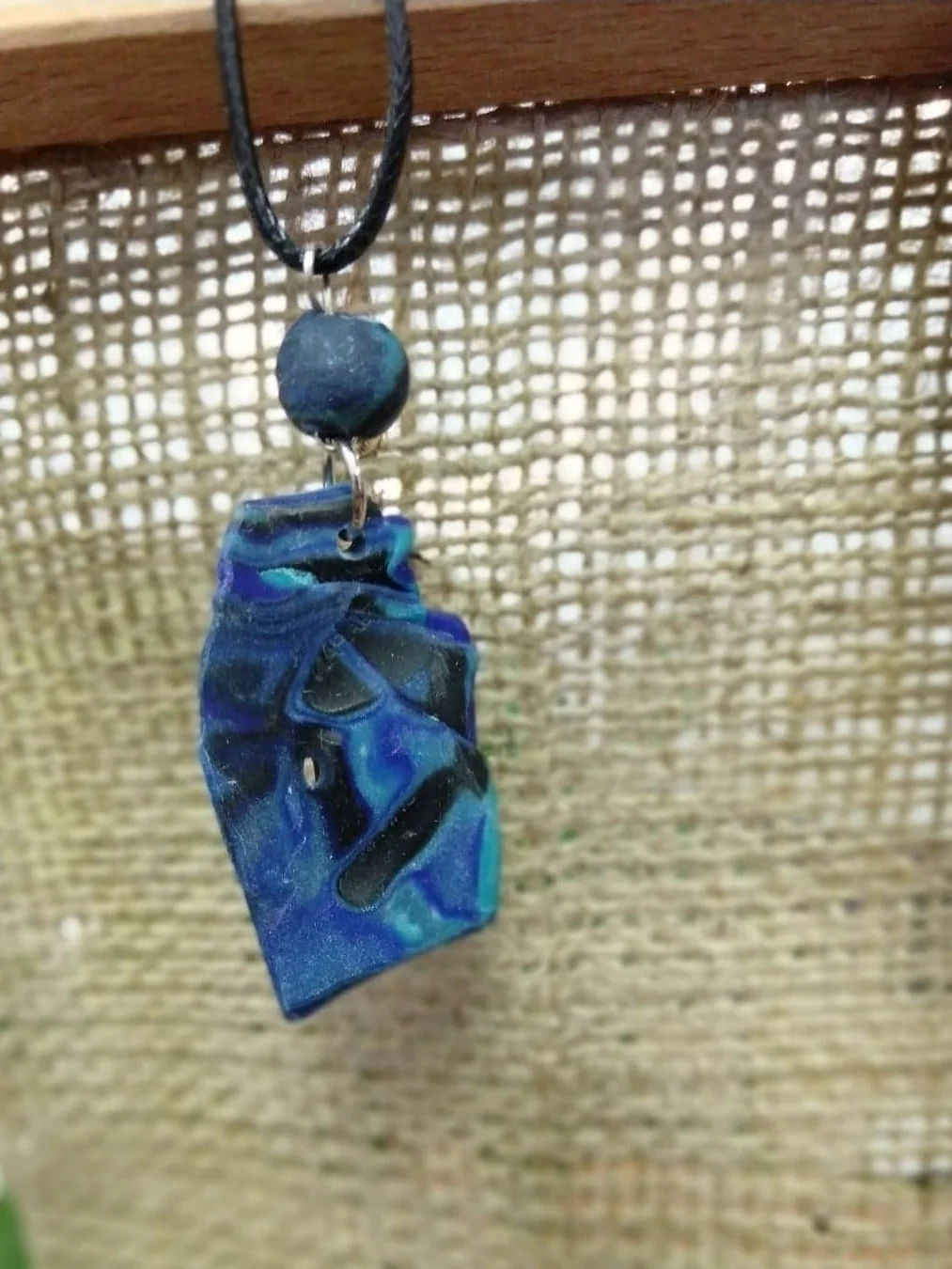 Pattinos Necklace - Bead with Organic Shape
