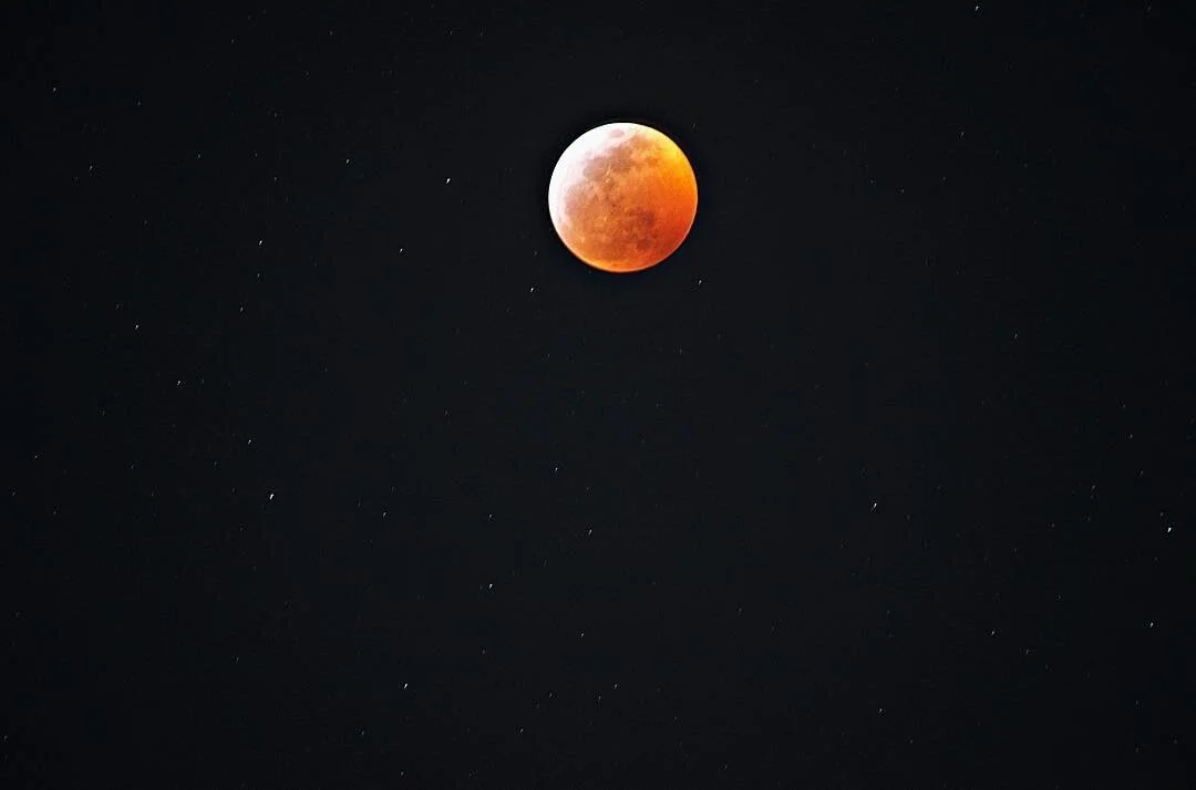 long exposure shot I took of tonight&rsquo;s super blood wolf moon 🙌🌝✨
