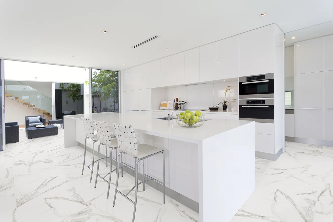 69-910_24x24_Mayfair_Calacatta_HD_Porc_Tile_Lifestyle.jpg