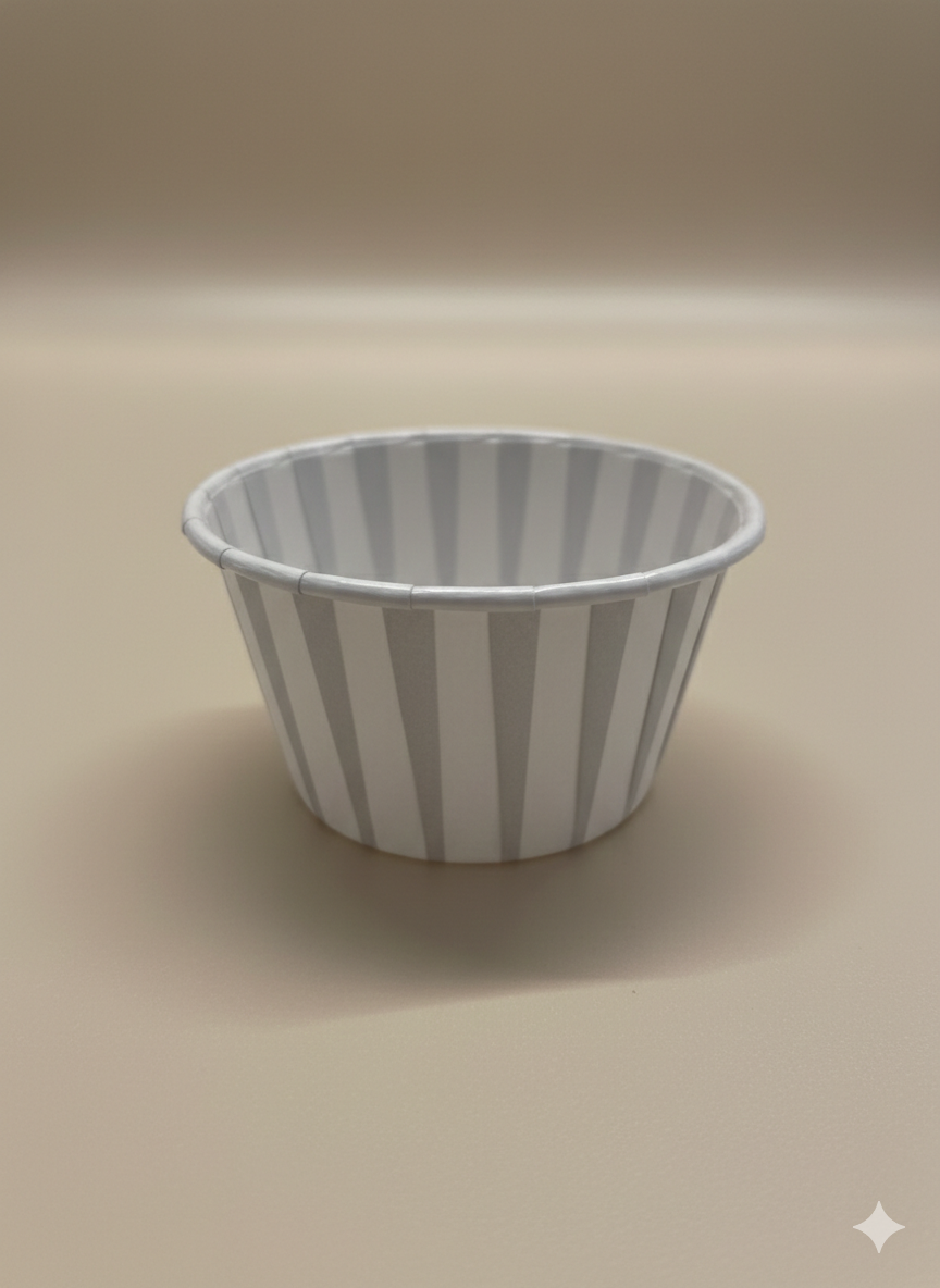 Caissette en papier blanc uni de haute qualité Bleekcup's pour cuisson de cupcakes.