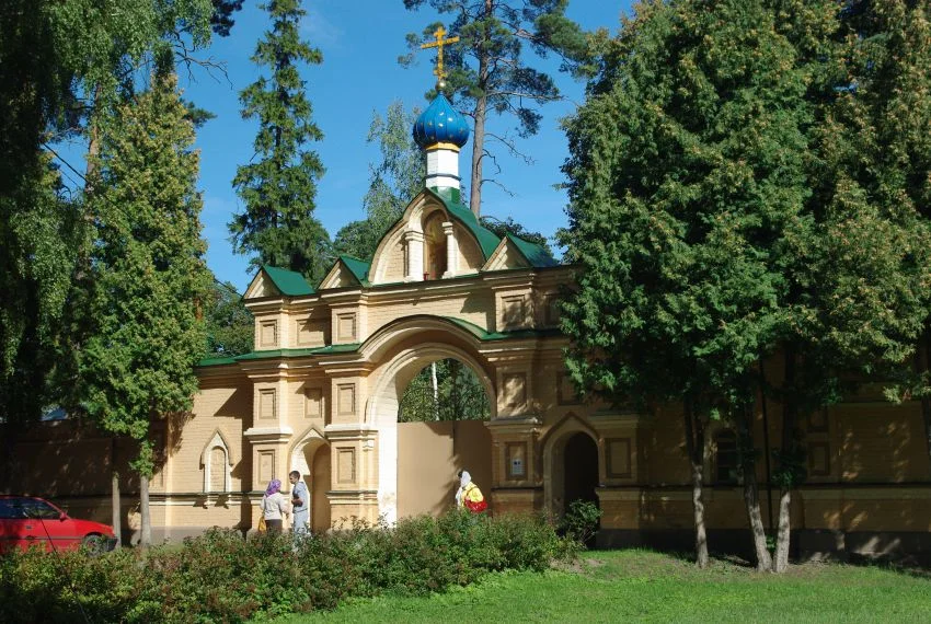 The modern Spaso-Preobrazhenskii hermitage in Valgunde