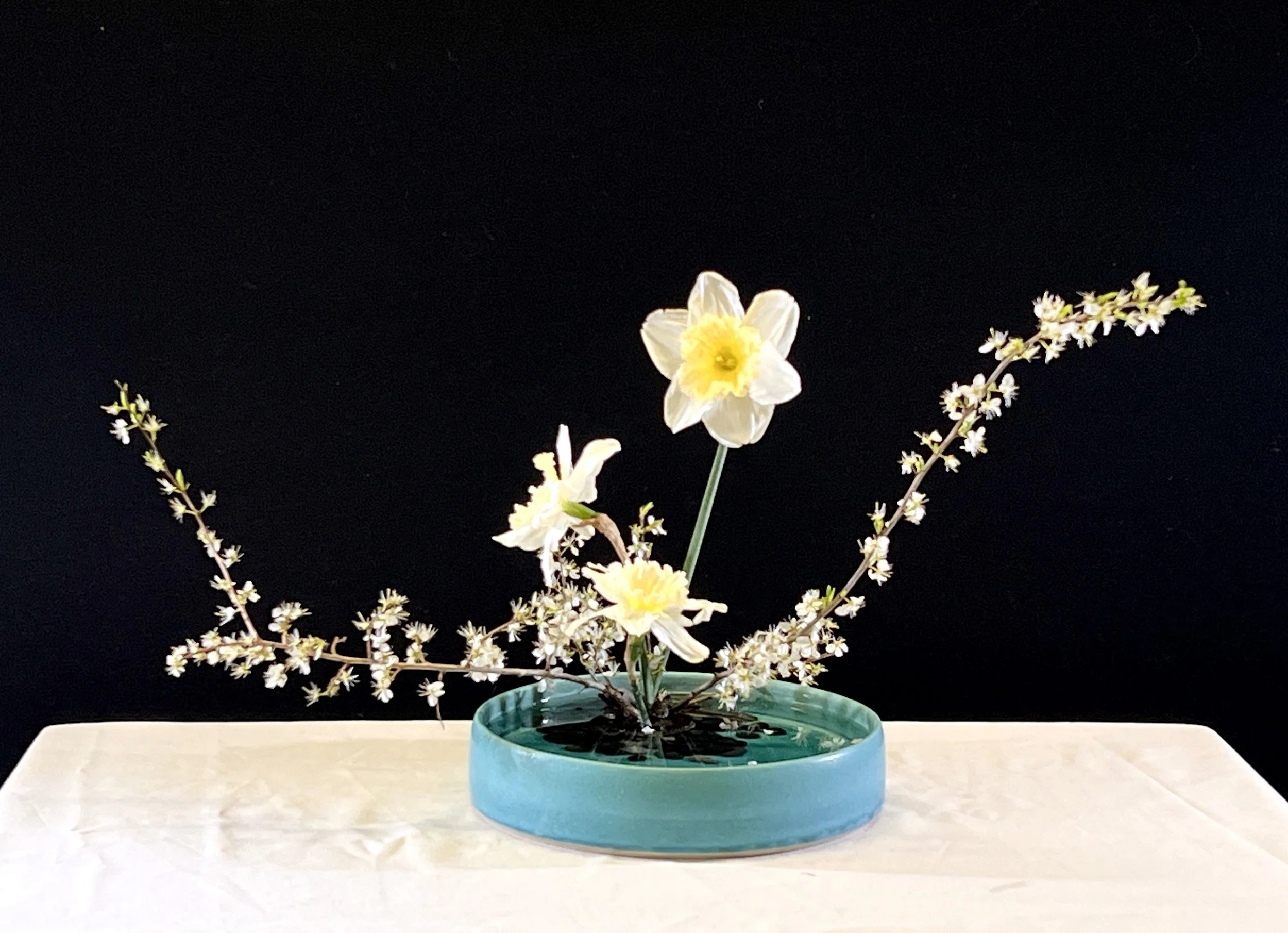 Voorbeeldschikking var. 2 Slanting Style Moribana - Ochtend