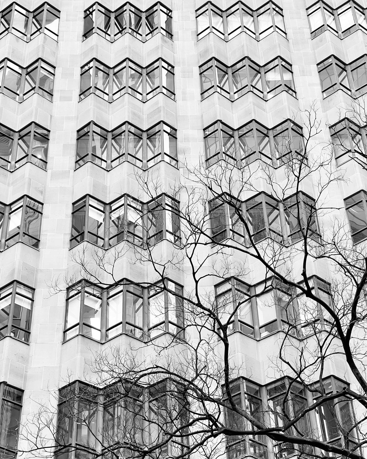 City Mutual Life (CML) Building ~ 1936
Emil Sodersteen&rsquo;s iconic Art Deco design was chosen from a field of eleven, replacing G. A. Mansfield&rsquo;s original design which had occupied the site since the early 1890&rsquo;s. Sodersteen&rsquo;s de