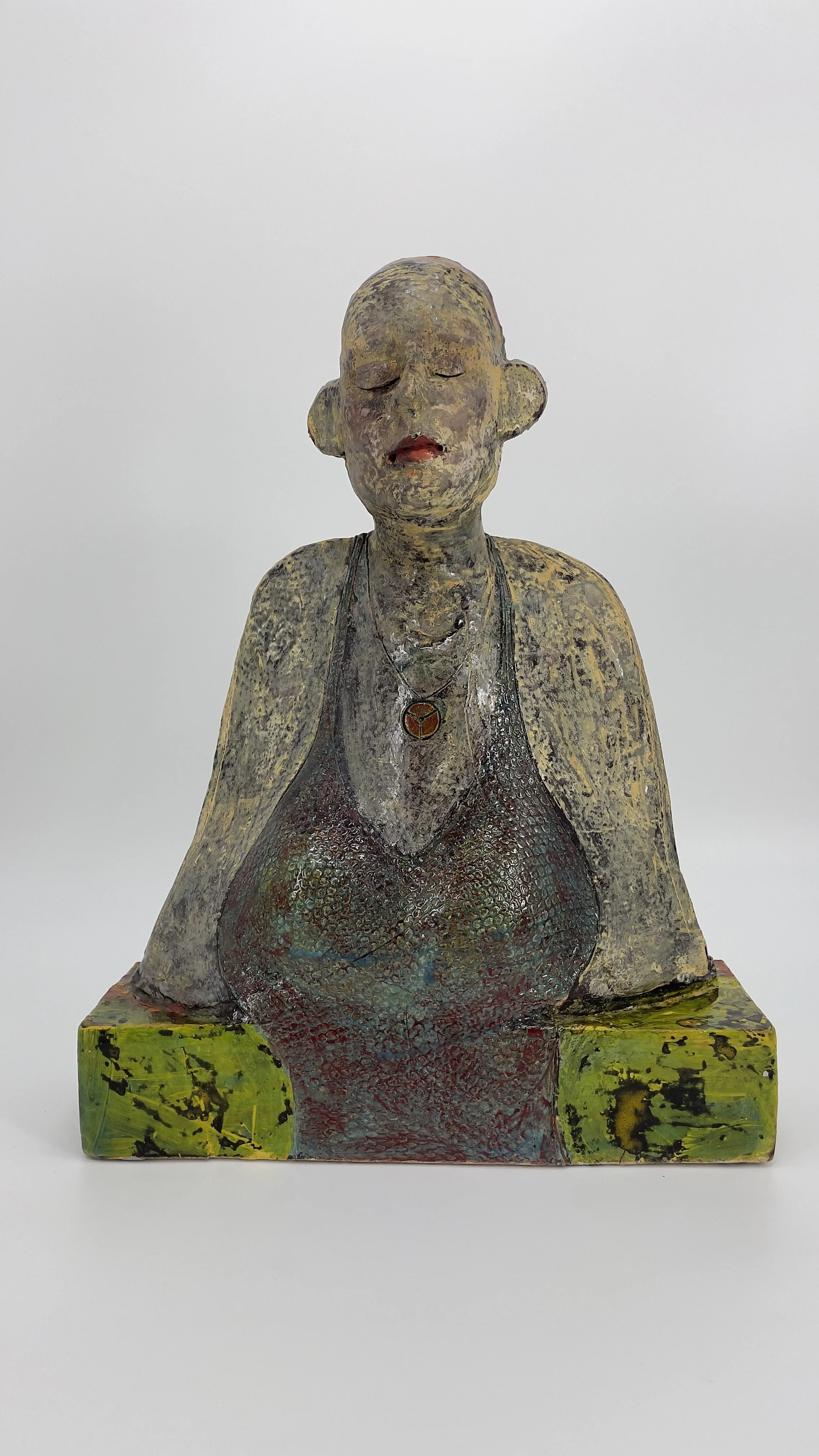 Pat connor_ Girl with a medallion_ Ceramic_59  x 16 x 17 cm ( H x W x D )_ € 3,500_2017.jpg