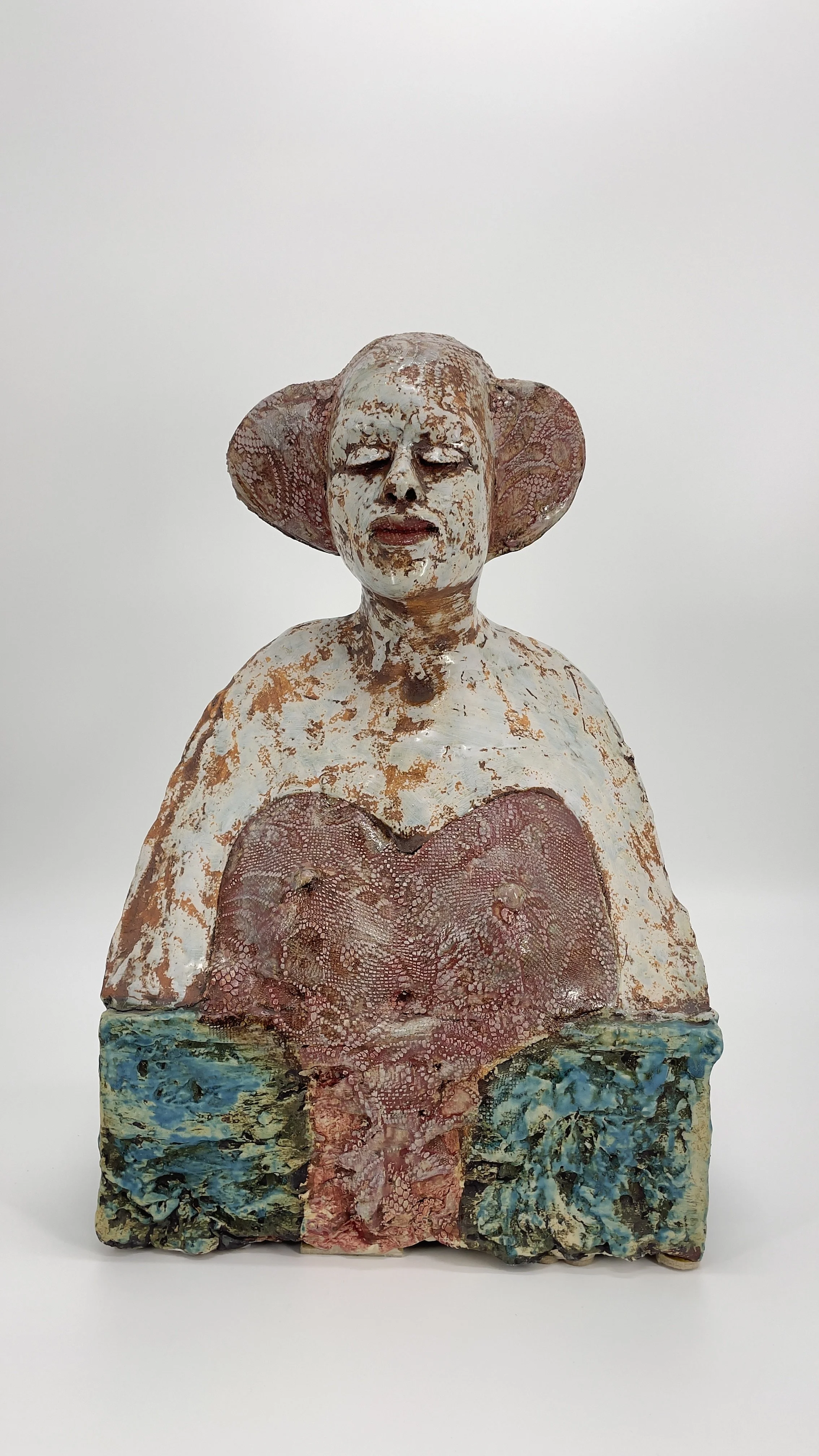 Pat connor_Girl with a red dress-2001_Ceramic_58x36x22cm(HxWxD)_ €6500_frnt_2001.jpg