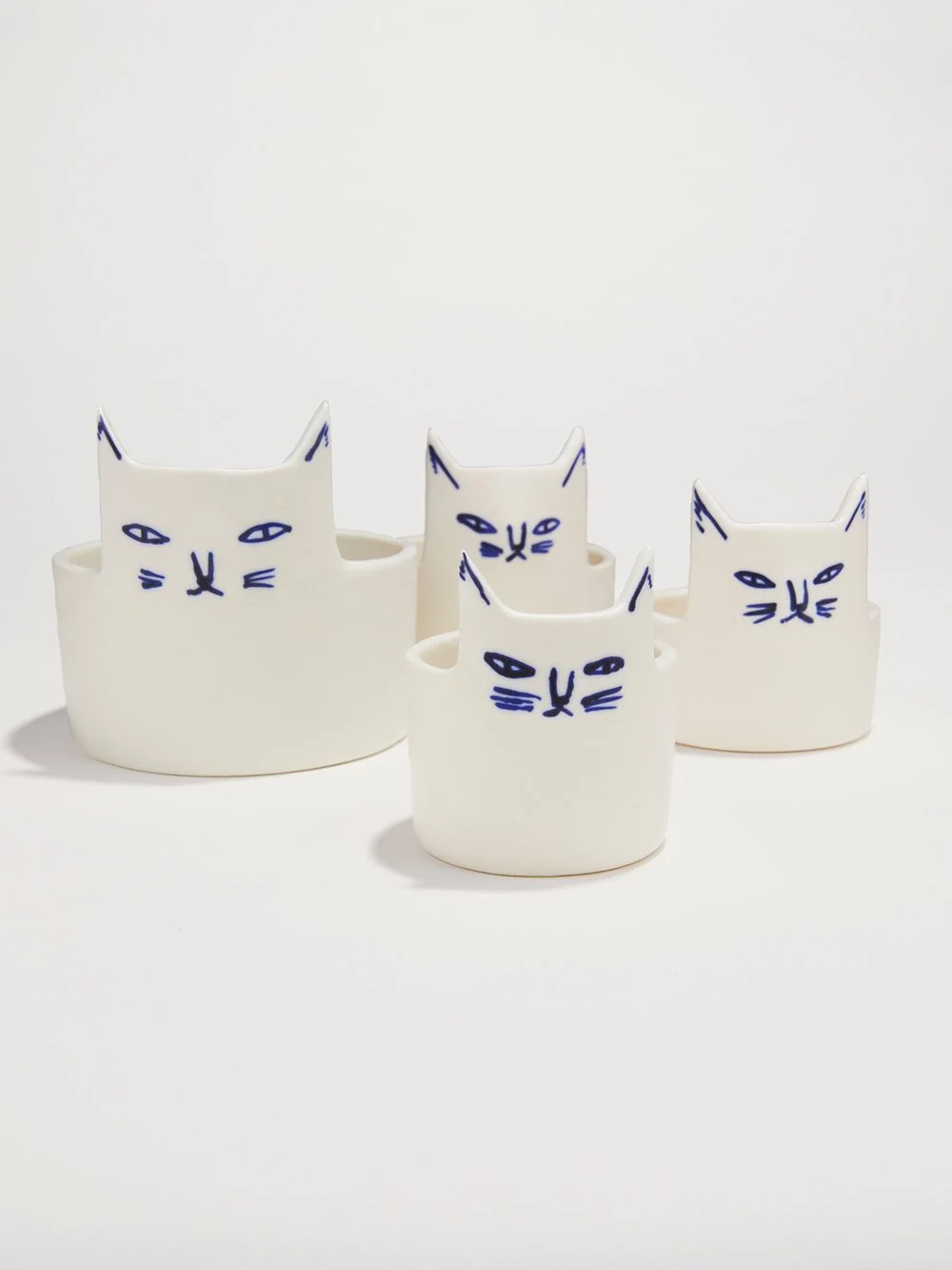 CatMeasuringCups_Front.jpg
