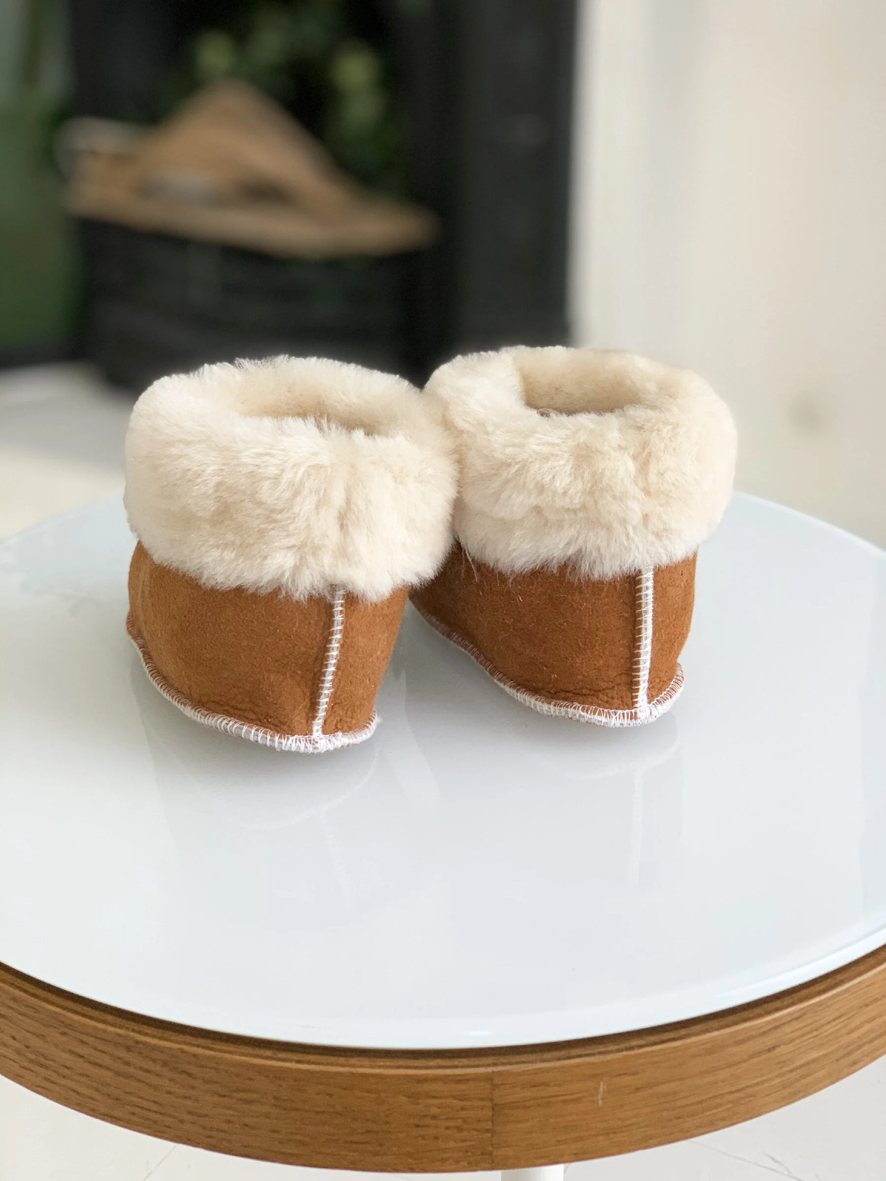 chaussures-daim-enfant-dos.jpg