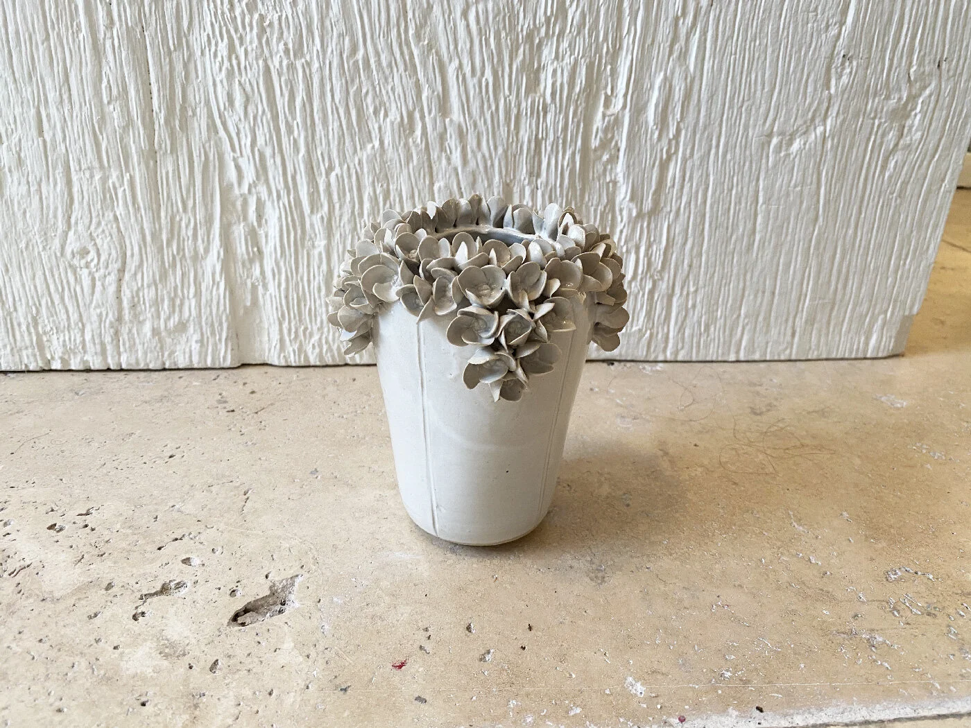 Vase à fleurs d'hortensia en céramique