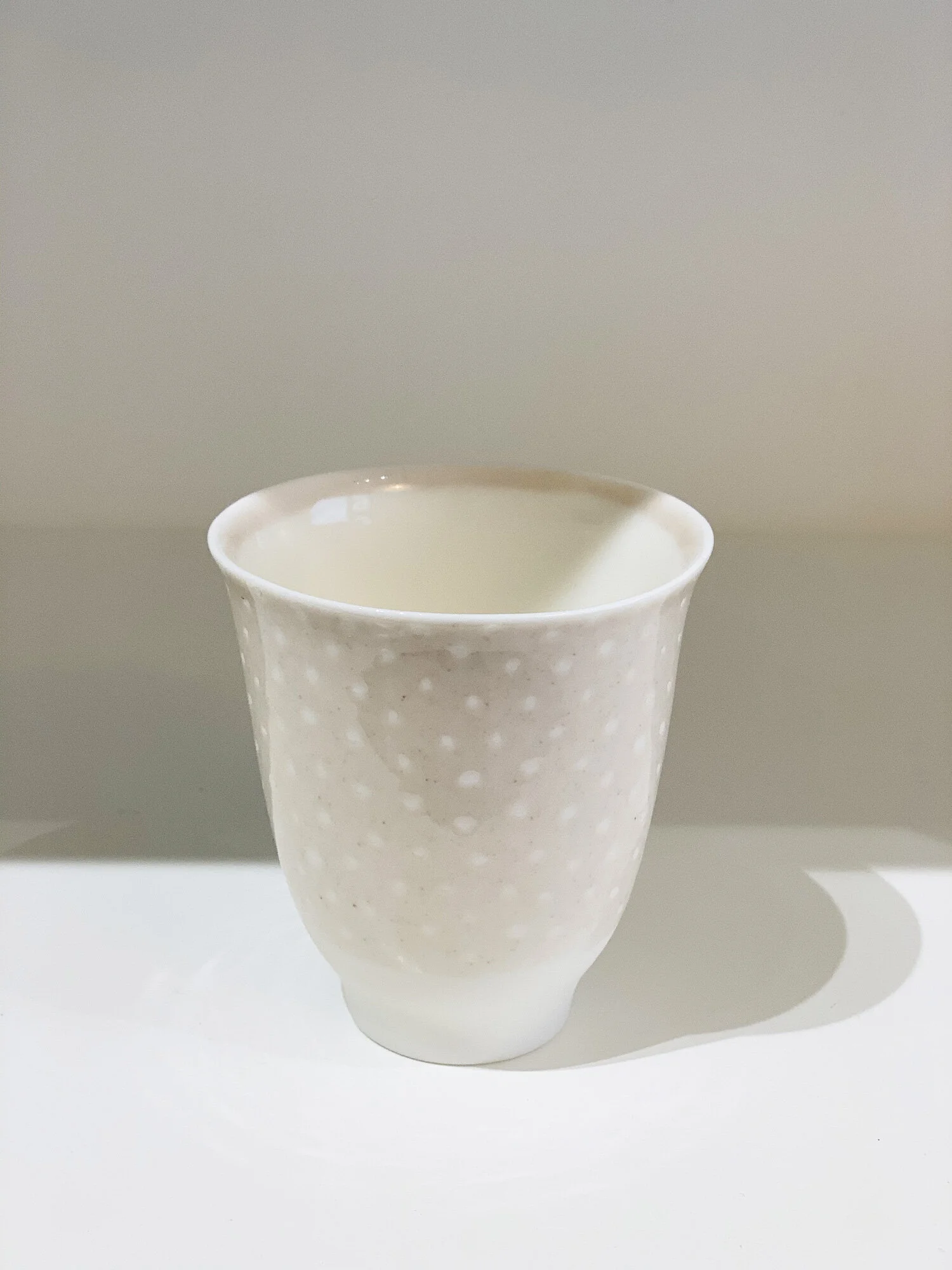 Gobelet en céramique à différents motifs