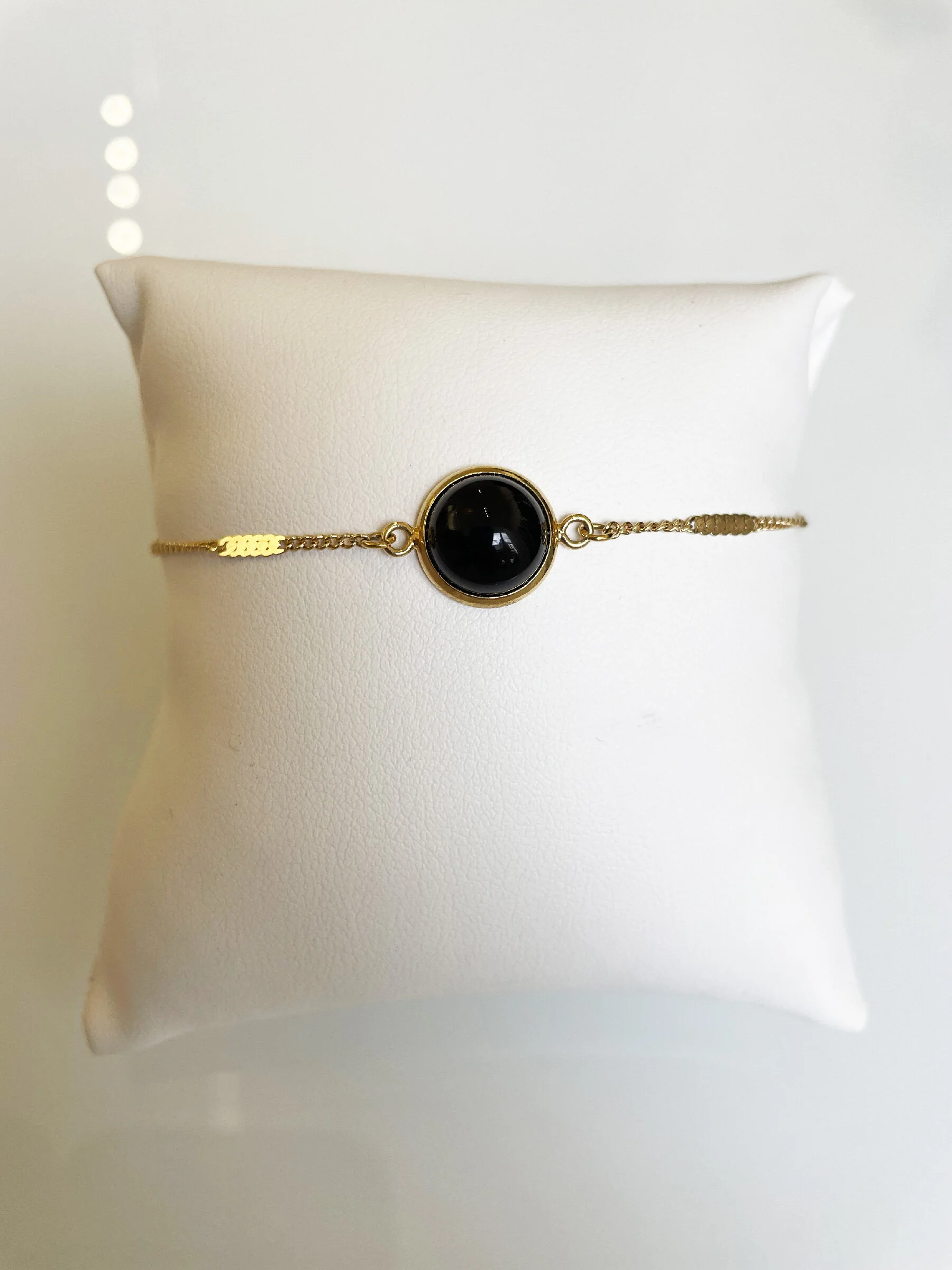 bracelet-pierre-noire-3.jpg