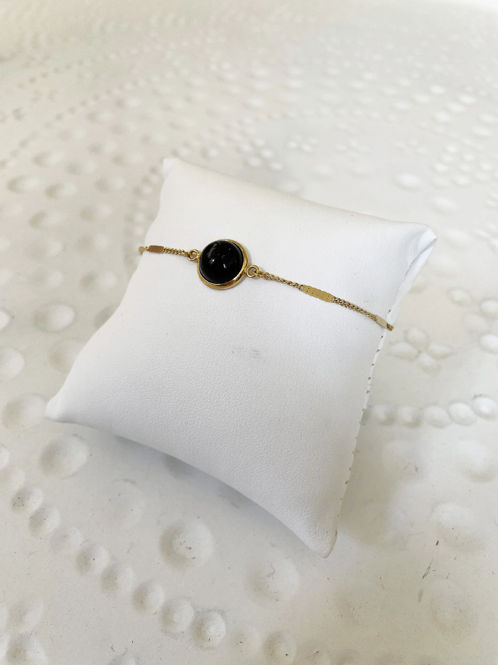 bracelet-pierre-noire-4.jpg
