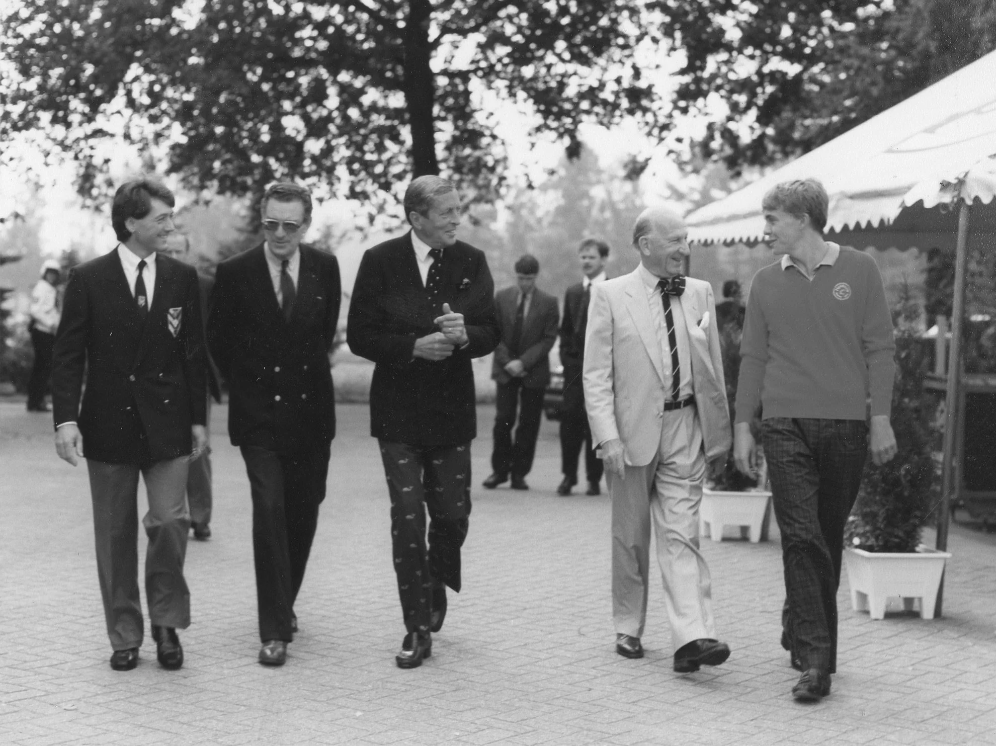  op de foto v.l.n.r. André Jeurissen, Burgermeester Borrie, Z.K.H. Prins Claus, Jhr. H.A.C. van Riemsdijk &amp; Prins Friso.   Hoe het allemaal begonnen is…  De historie van golfbaan welschap start in 1985 met een telefoontje van Jhr. H.A.C. van Riem