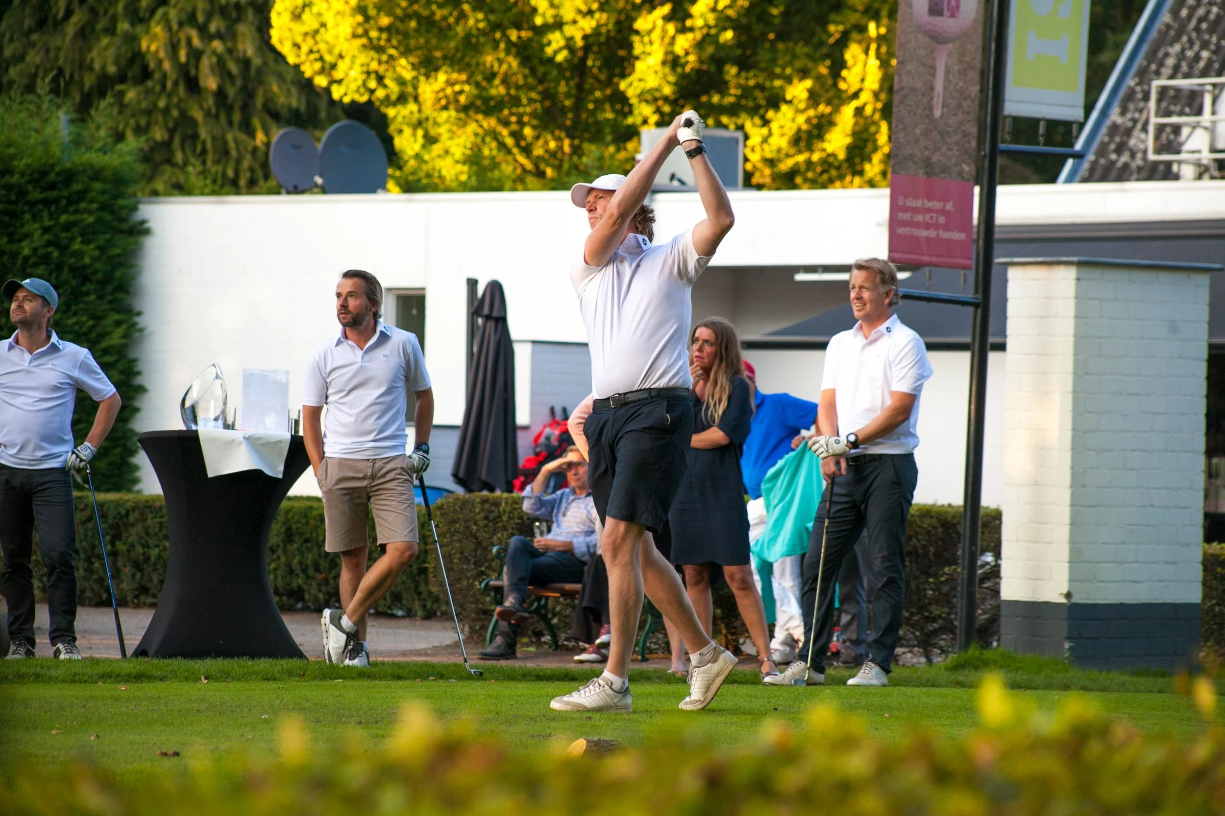 Voor onze businessleden organiseren we  drie 18 holes wedstrijden  per seizoen. Zo hebben we de Business opening &amp; sluiting van het seizoen en spelen we eens per jaar de “18 holes vreemdgaan” wedstrijd op een andere golfbaan.   Daarnaast organis