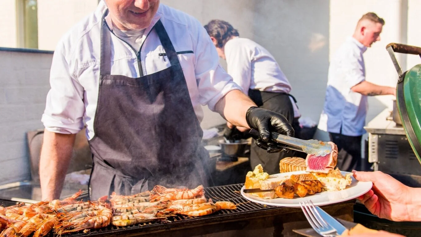  Ook voor groepen &amp; partijen bent u bij ons aan het juiste adres… wij bereiden voor u (na afloop van uw golfdag, golfclinic of gewoon zomaar…) de meest lekkere diners… voor meer informatie over de mogelijkheden neemt u contact op via  events@golf