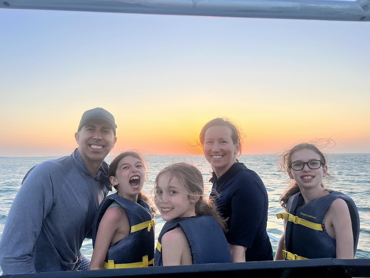 There&rsquo;s no time like #familytime 

Let us help you make #memoriesforlife

Book at mellowkw.com or Contact Us on the site for more info

#sup #sunset  #ahhhmazing #Escape #breathe #familyadventures