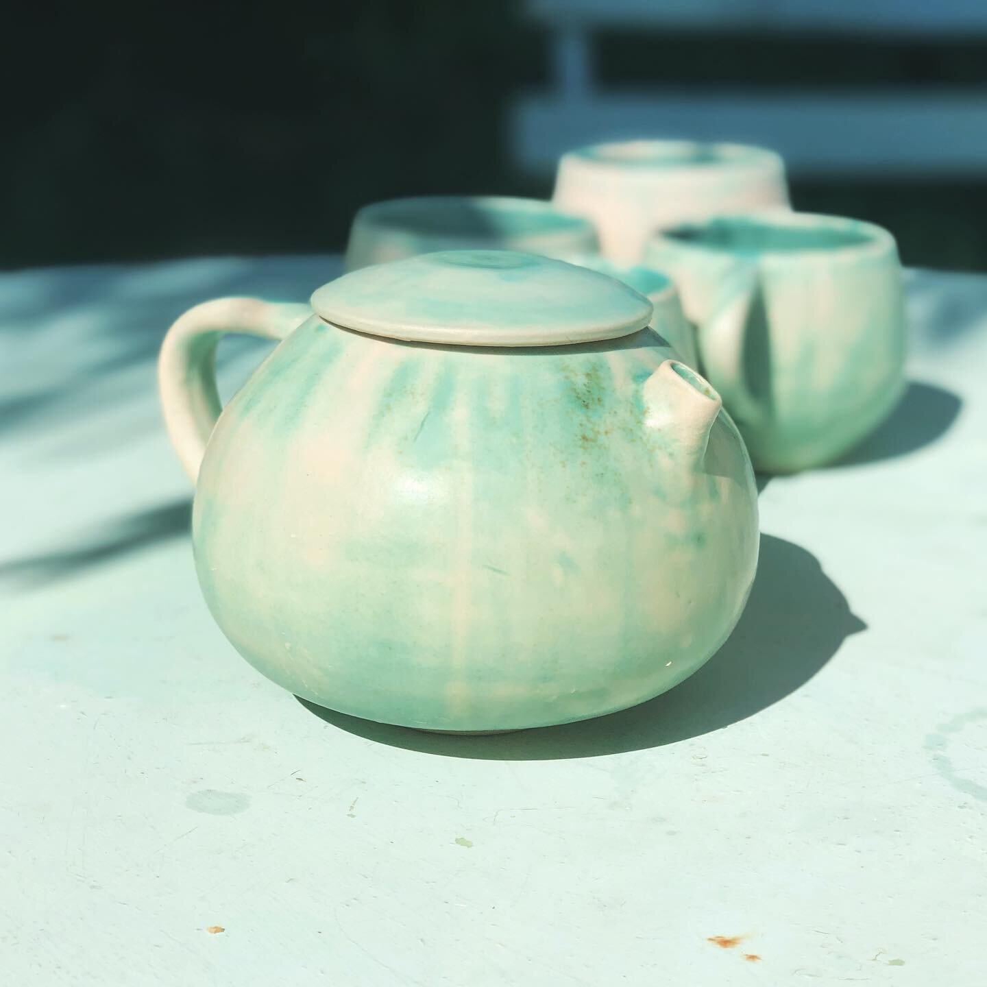 Teapot for the lighthearted 

#ceramics #art #sky #teapot #pottery #clay #loire #clayart