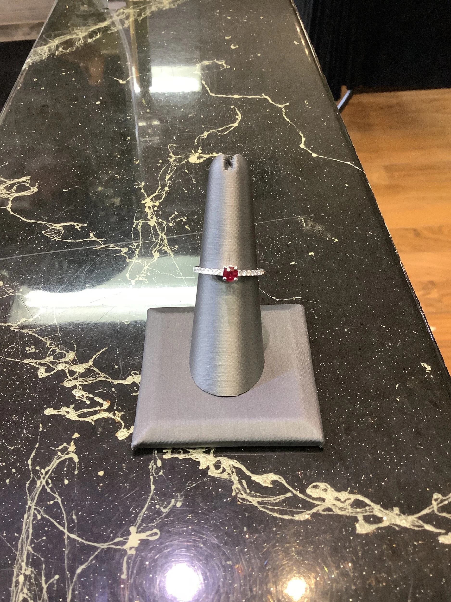 E5945487-D6D6-4BF5-BB5F-1898732D6CF0