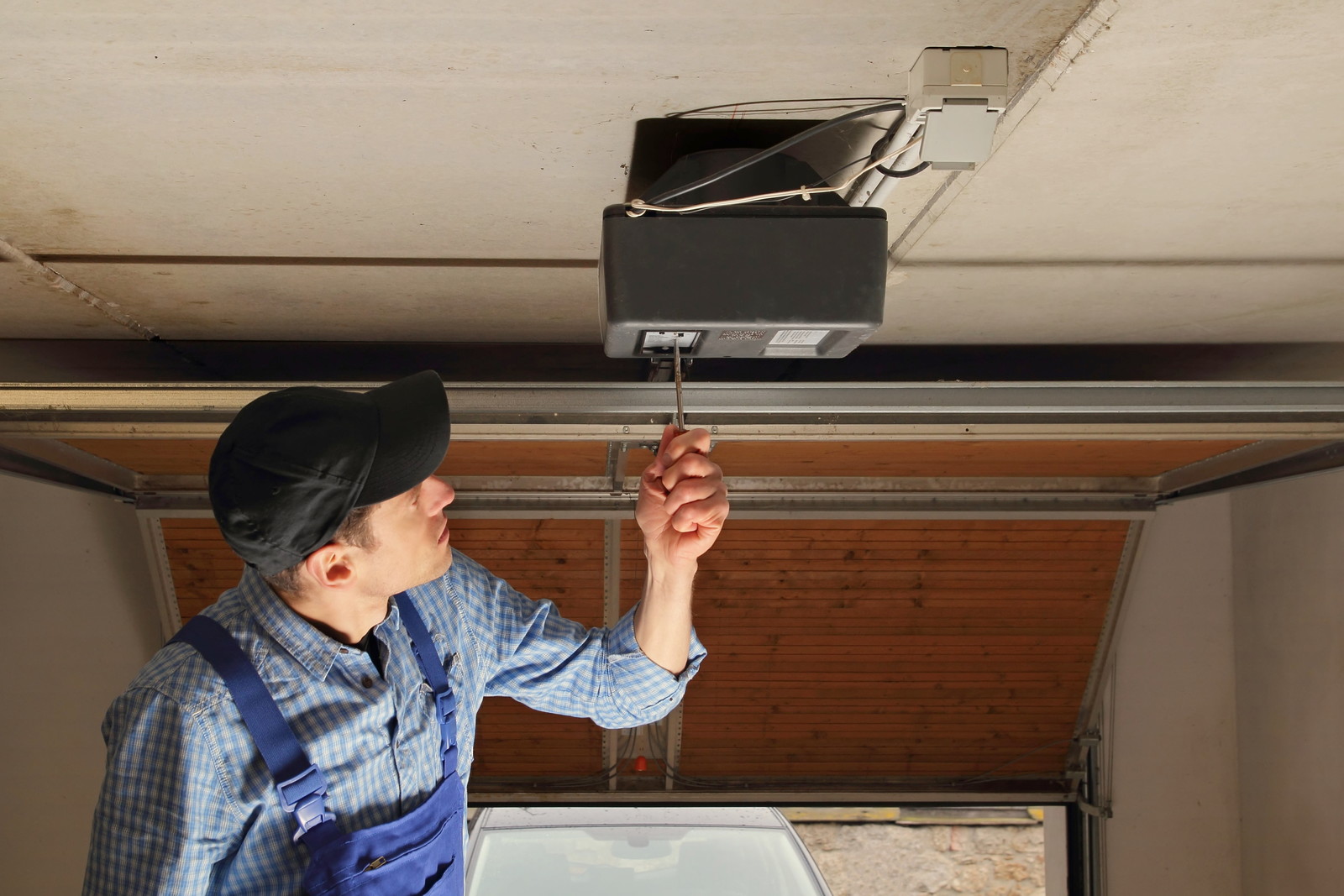 GARAGE DOOR SERVICE AND REPAIR