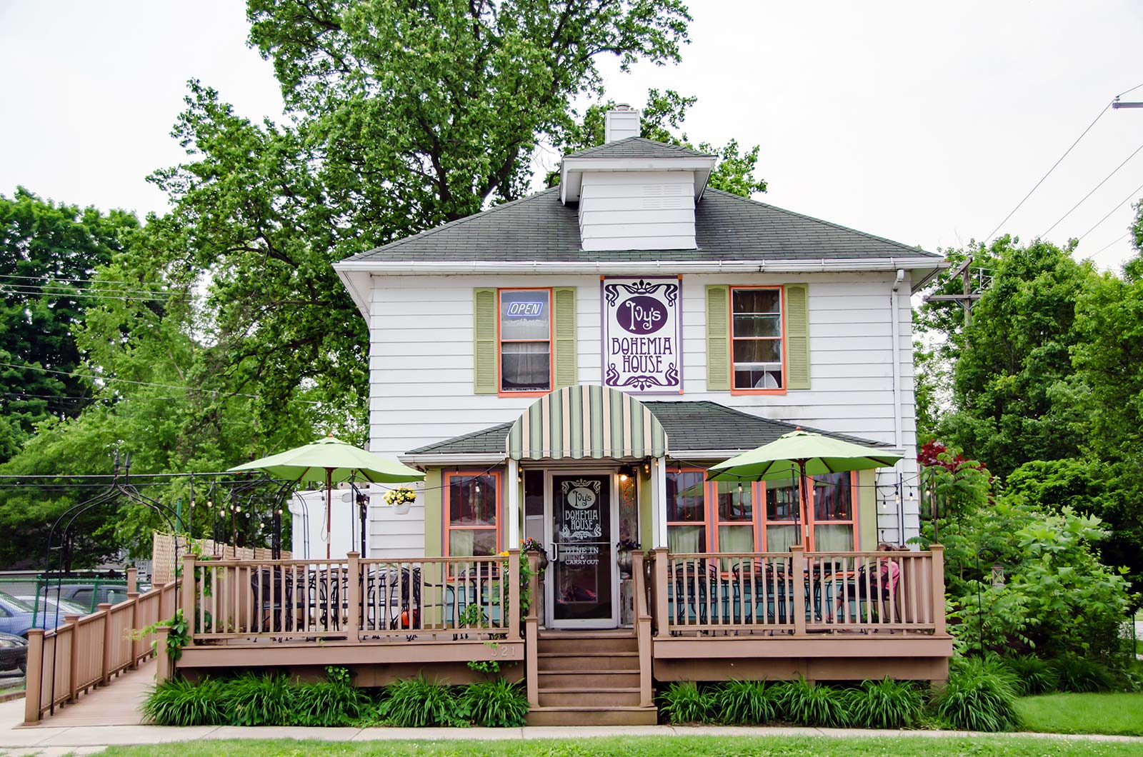 Ivy S Bohemia House Eclectic Cuisine In Downtown Chesterton
