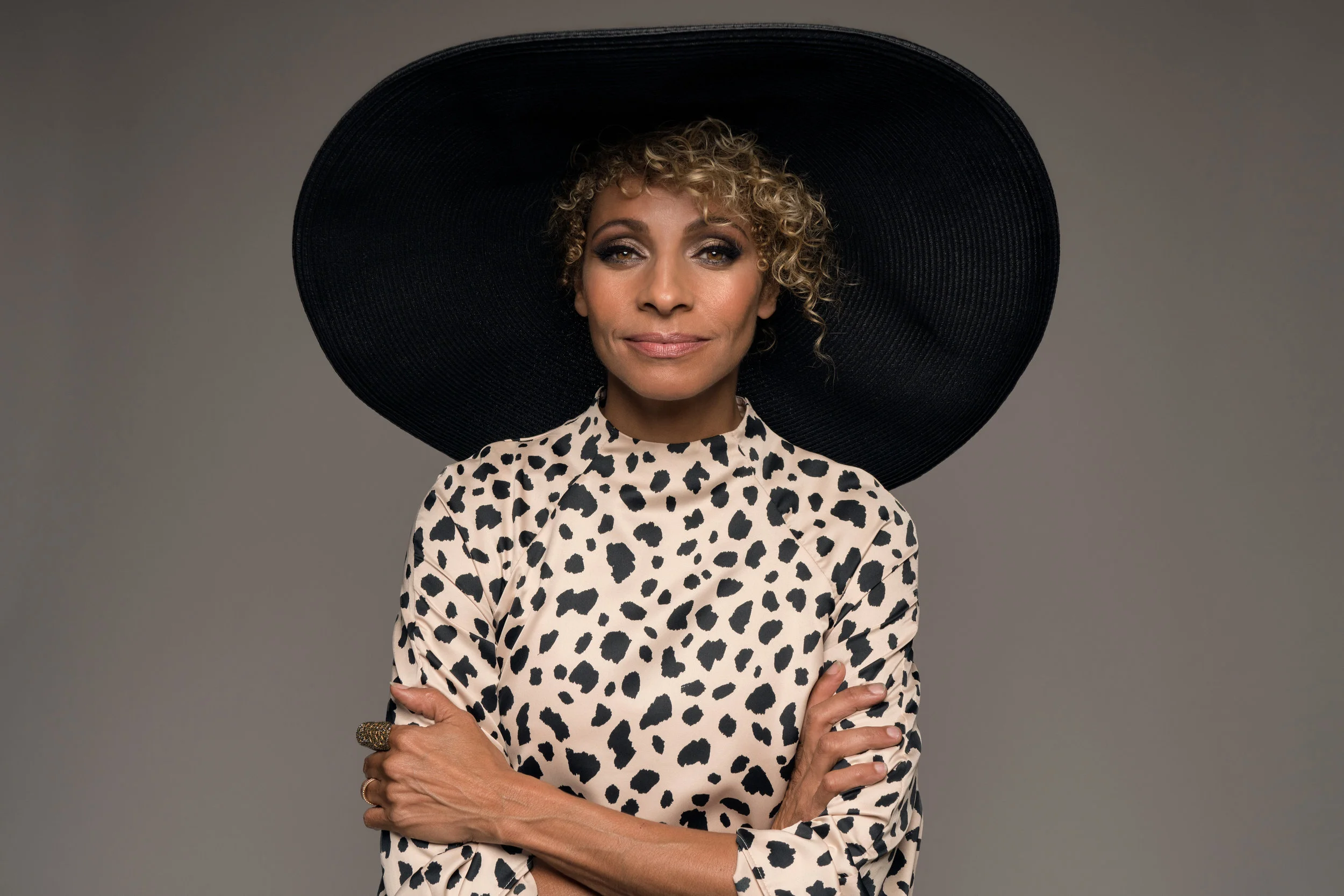 michelleblackhat1@0,75x.jpg