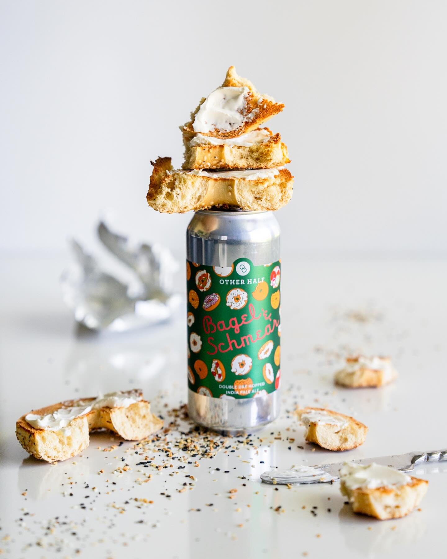 Craving a bagel &amp; hops? @otherhalf.flx has it covered 🤤 

🥯 Bagel &amp; Schmear &mdash; IPA &mdash; Dry hopped w/ Citra, Nelson Sauvin &amp; El Dorado 

🧃 Juice Collector &mdash; Double IPA &mdash; hopped w/ Citra, Citra Incognito, Chinook, Si