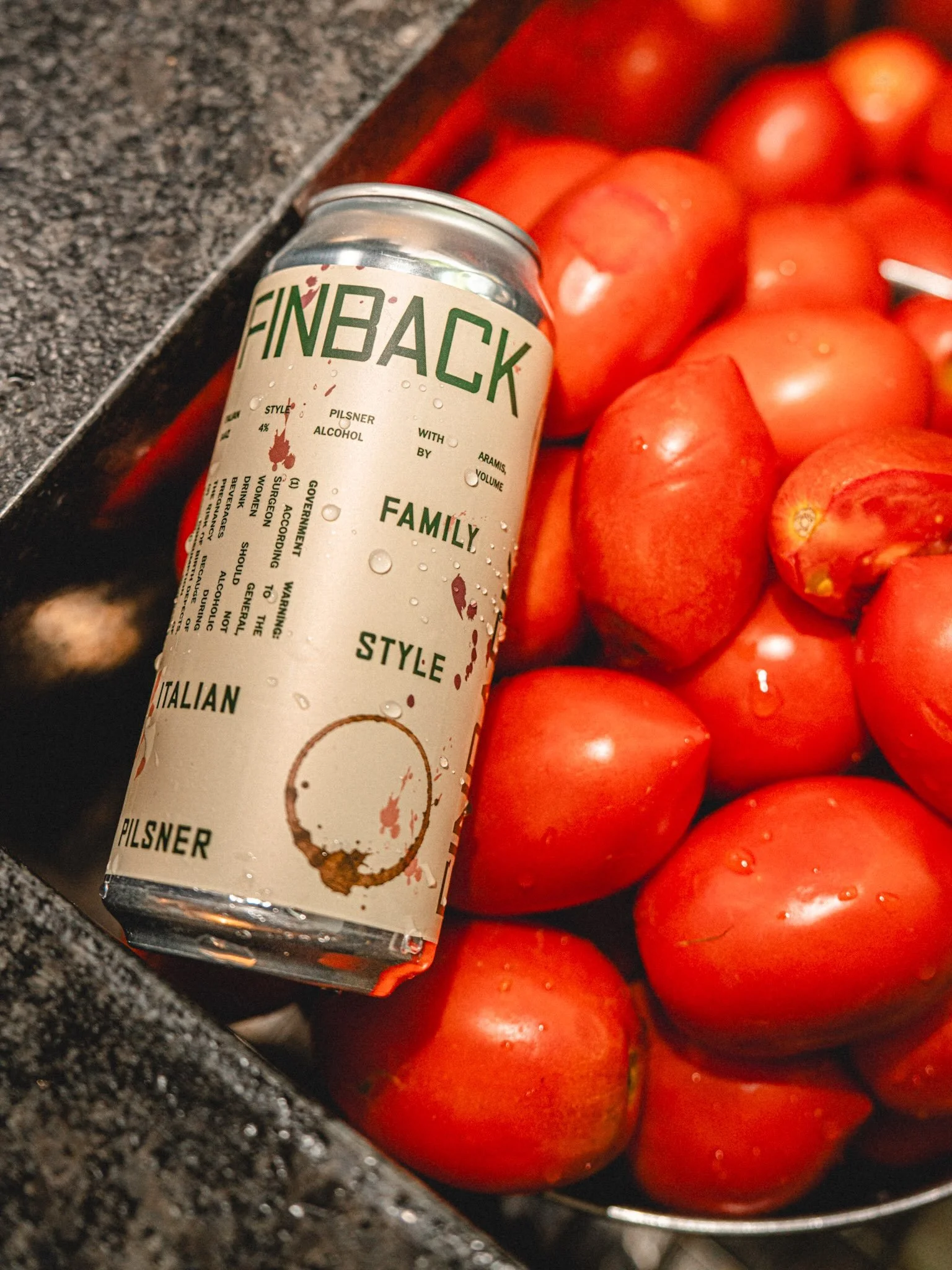 fat stacks of @finbackbrewery 

😎 Class Act &mdash; 6.1% IPA &mdash; w/ Citra, Bru-1, Lorien 

💺 Middle Seat &mdash; 8.8% DIPA &mdash; w/ Eureka, Centennial, Mosaic 

☀️ New Day &mdash; 8.0% DIPA &mdash; w/ Mosaic, Nectaron, Belma, Citra 

🎲 Roll 