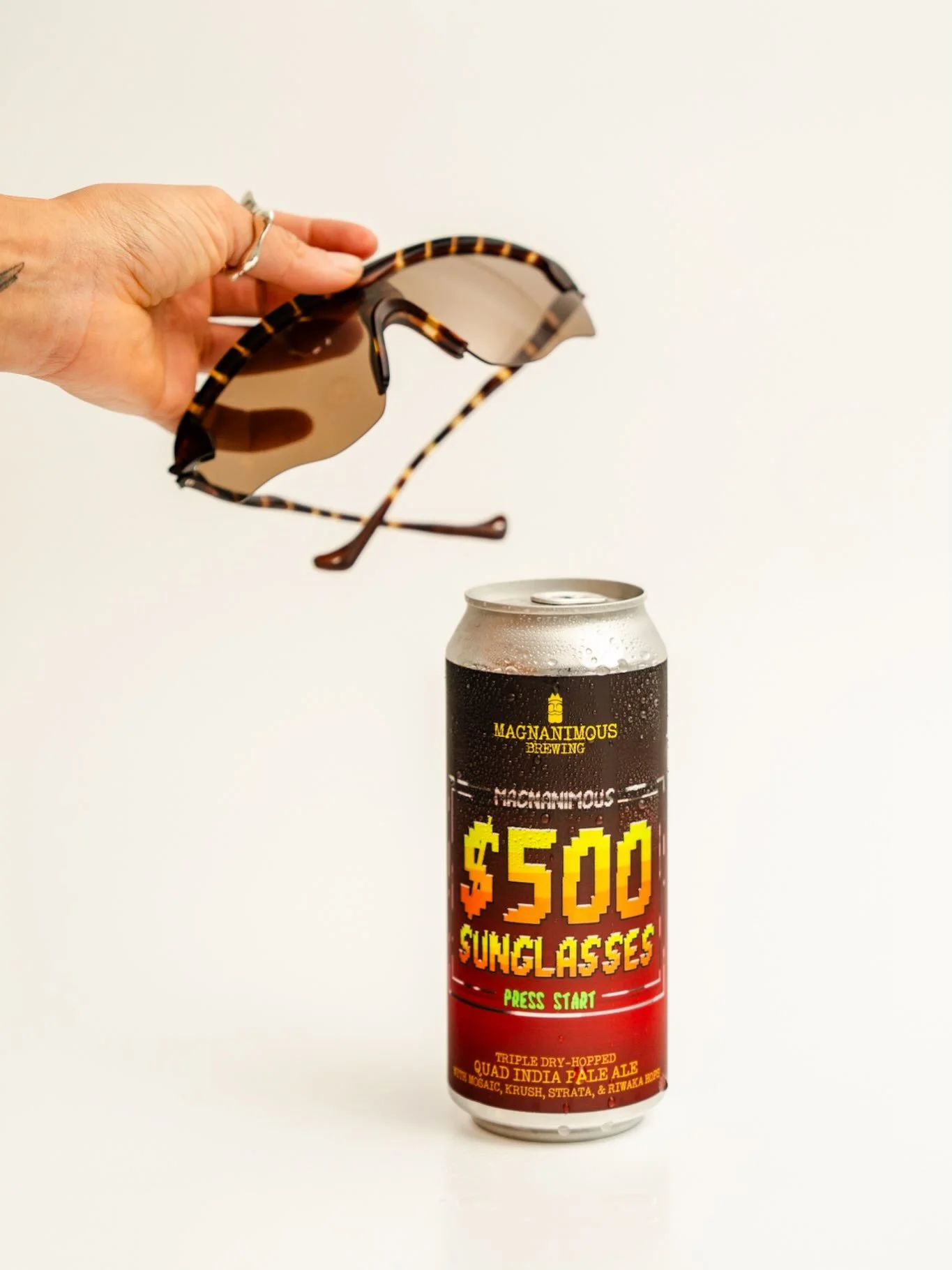 straight money from @magnanimousbrewing 

🕶️ $500 Sunglasses &mdash; TDH Hazy QIPA &mdash; with Mosaic, Krush, Strata &amp; Riwaka Hops. Brewed in collaboration with Hop Butcher. 
👉 Untappd Score 4.24

🤔 Sustainable Uncertainty &mdash; TDH Hazy TI