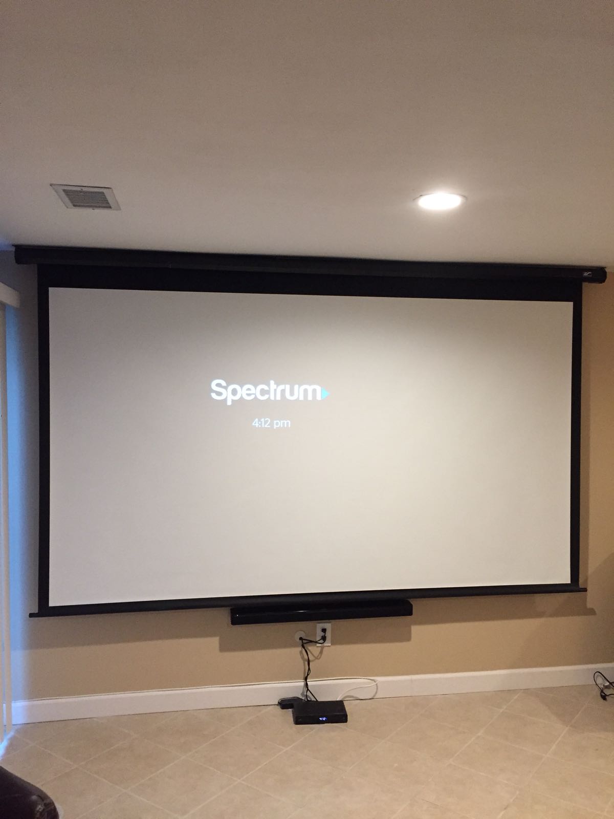 Projector screen.jpg