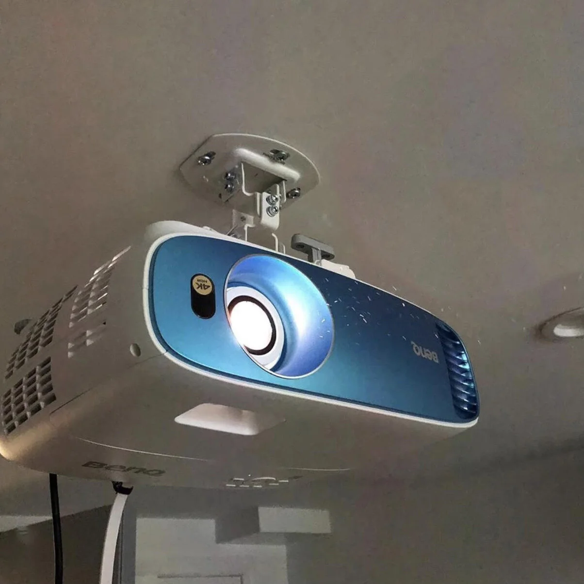 projector 3.jpg