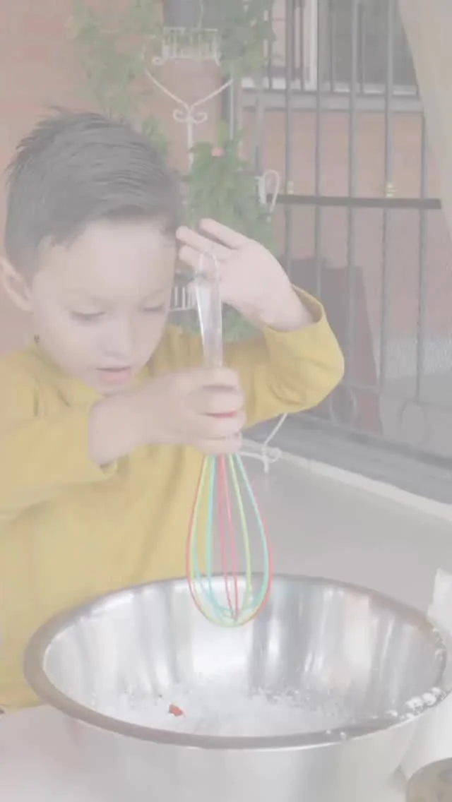 Learning that sticks is hands-on, messy, and magical. ✨
At Istoria, kids create, experiment, and bring ideas to life—because curiosity is the best teacher. 🌿
💬 What’s your child’s favorite way to get creative?