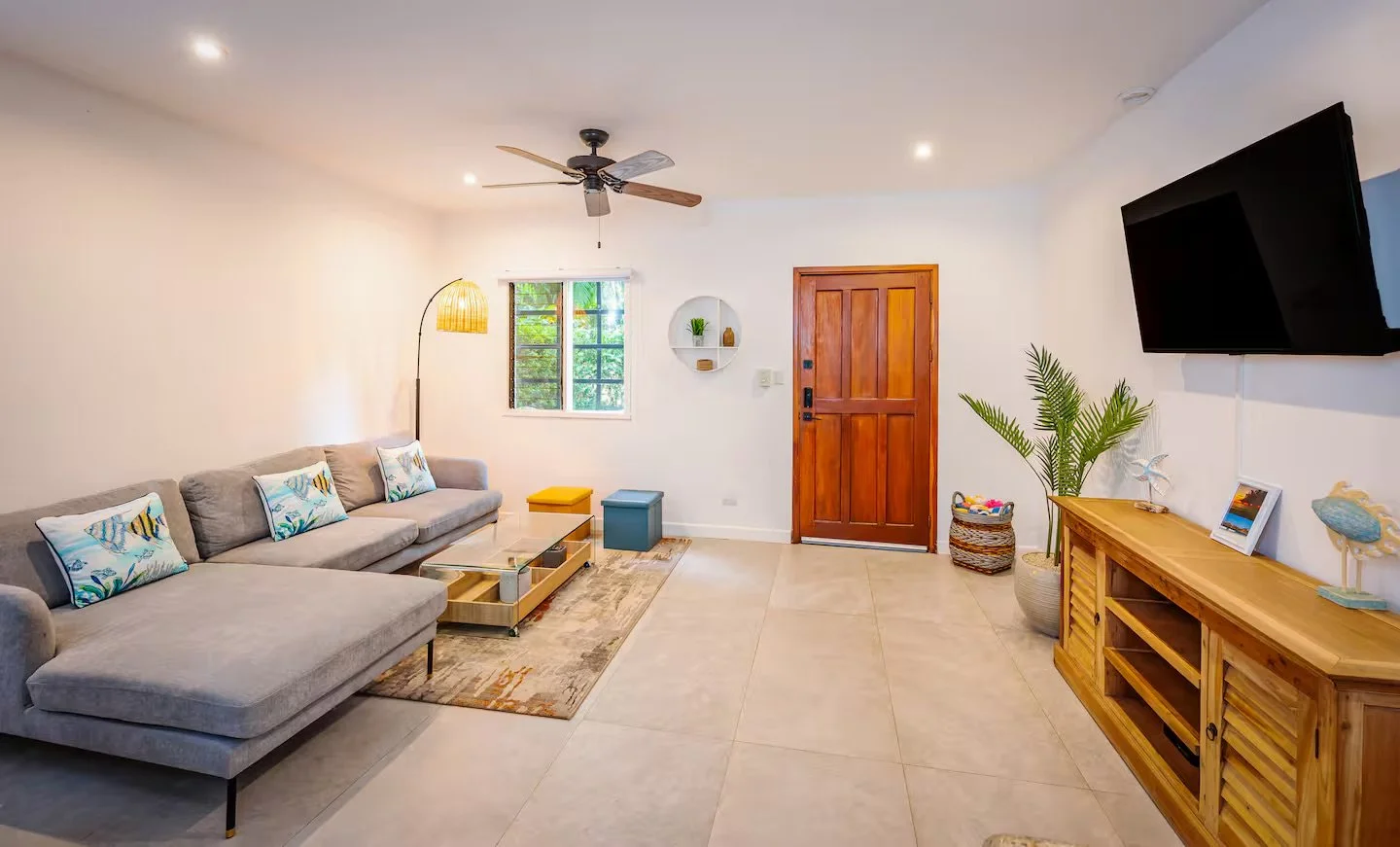 Living Room 3.jpeg