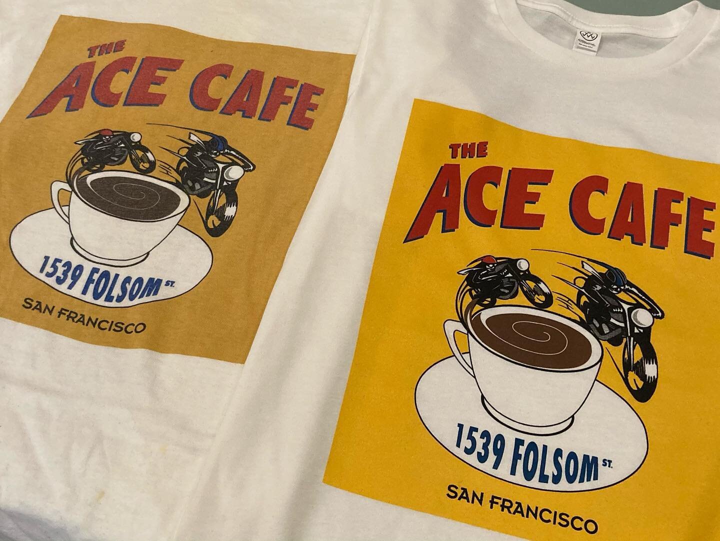 We had the opportunity to recreate and essentially resurrect a 30 year old design for an old school SF hangout. Can you tell which is the original and which is ours? 

#screenprinting #sfprint #printshop