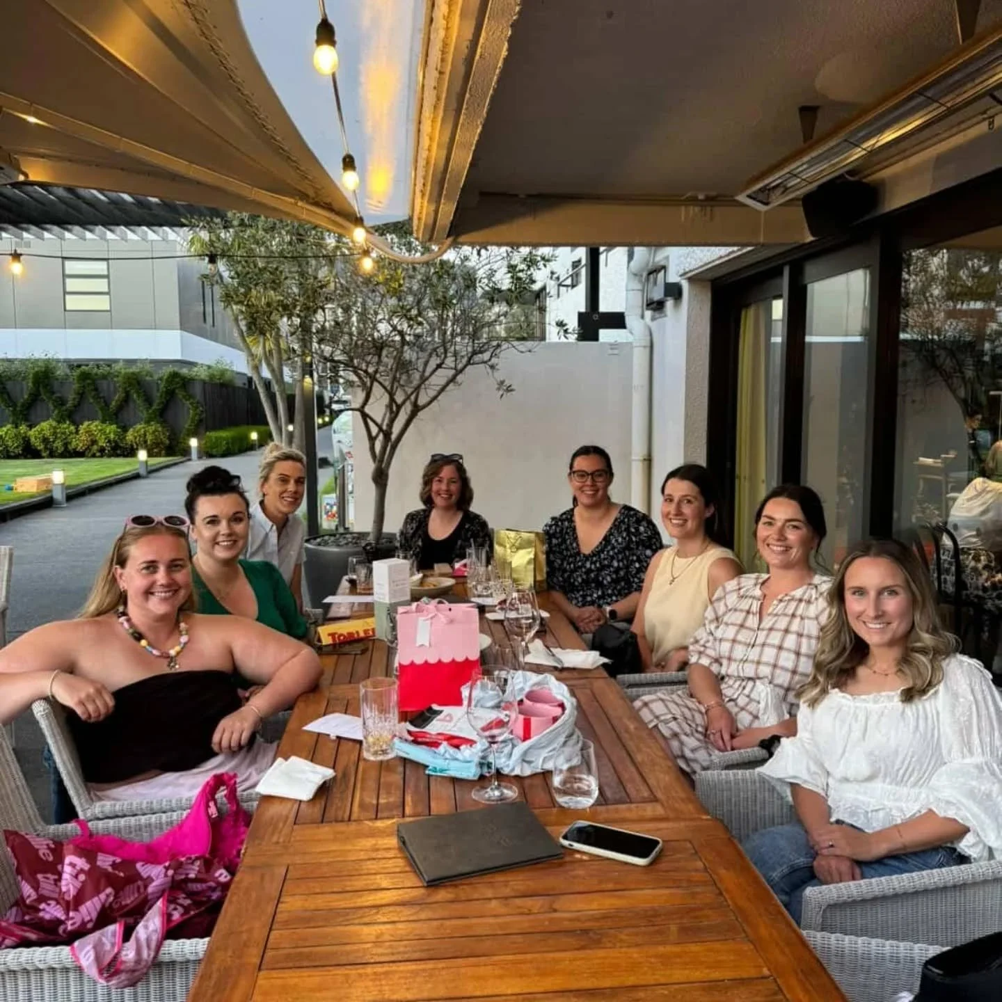 Find yourself a group of cele-pals who want to play Greedy Santa with you 💕 and in my case, will even buy YOUR gift for you because #mumlife is kicking your ass 😏😅 

#christchurchcelebrant #christchurchwedding #canterburycelebrant #canterburyweddi