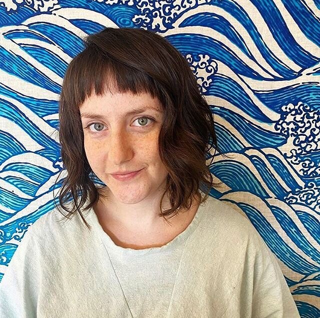 Absolutely adorable bob and fringe done by our stylist @amandalaross! 
Available to book on Saturday&rsquo;s through Monday&rsquo;s! .
.
.
.
#bobhaircut #bumbleandbumble #oaklandhairstylist #fringe