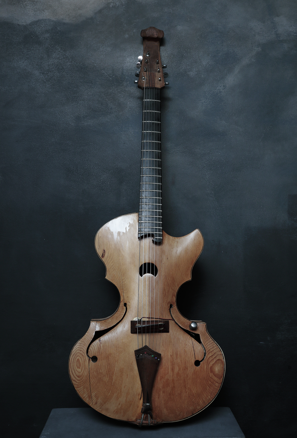 7-STRING BOWABLE ARCHTOP GUITAR (ARPEGGIONE)