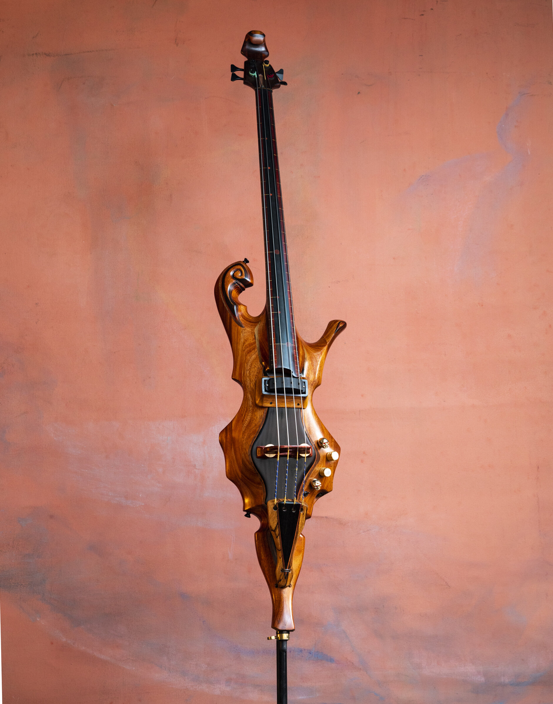 4-STRING ELECTRIC UPRIGHT BASS