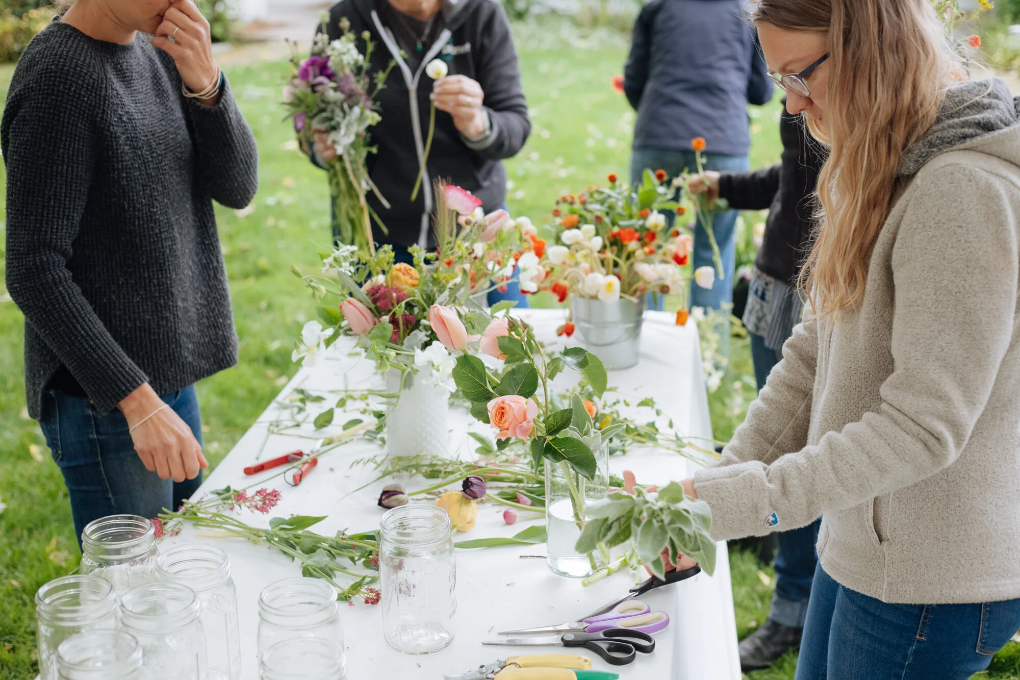 How to Host your own Blossoms &amp; Blends Party… in your own Backyard