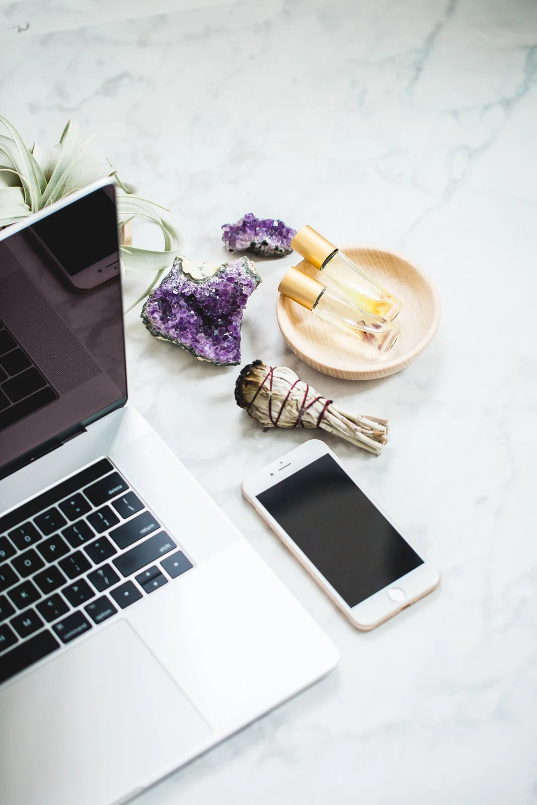 6 Steps to Feng Shui your Workspace: with Expert Amanda Gibby Peters