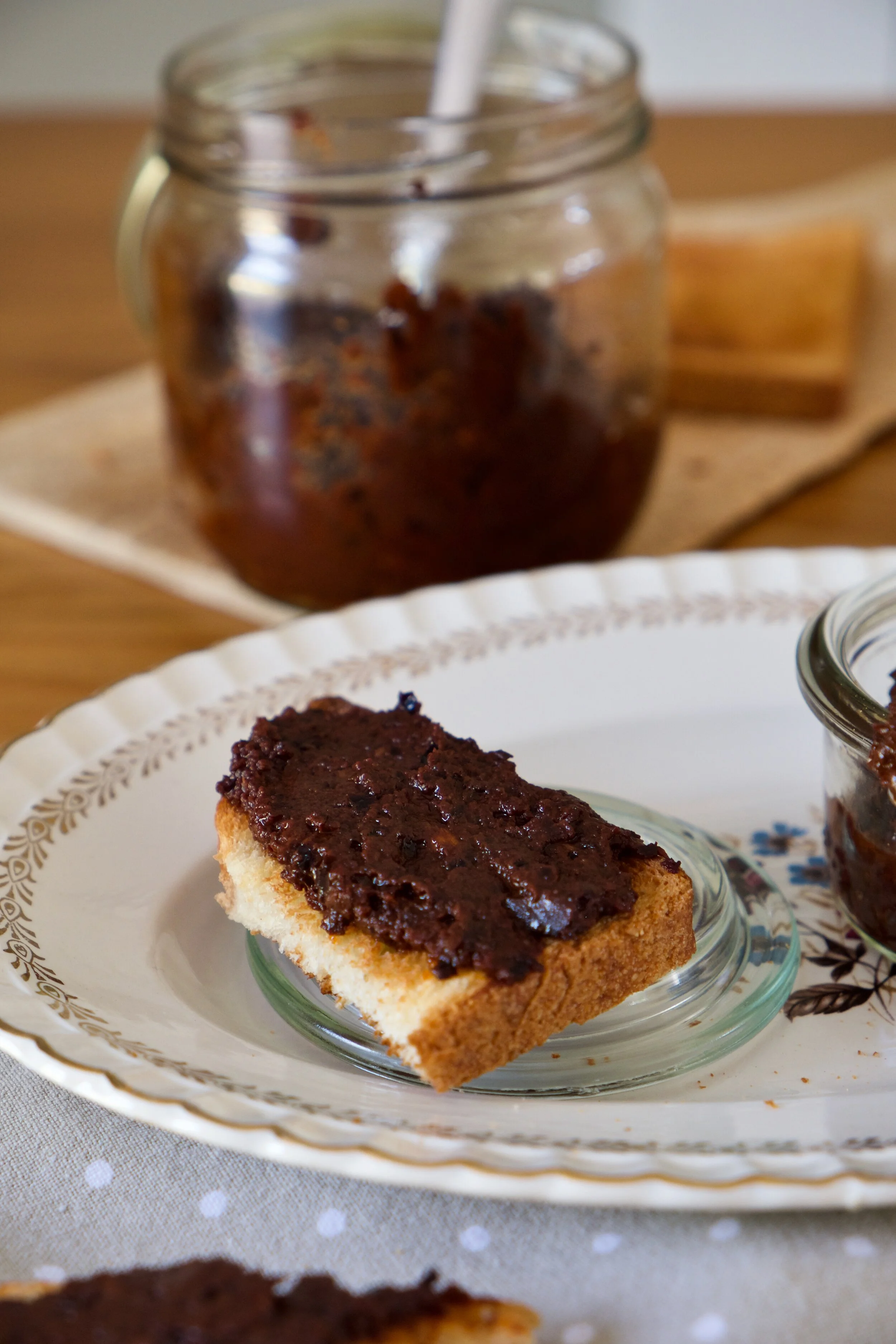 Tapenade d'olives noires et anchois, sans câpres