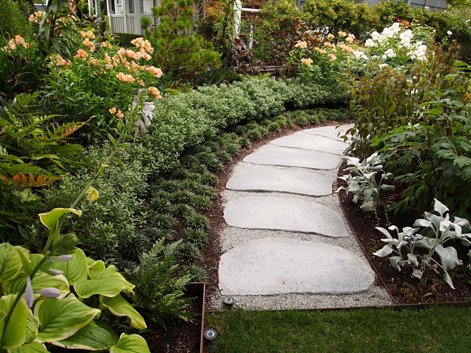 THERMAL GRANITE STEPPING STONES