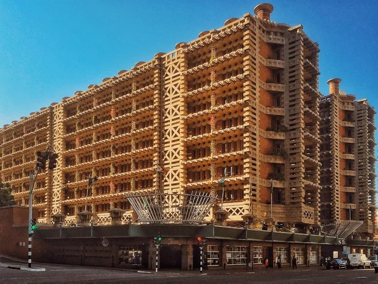 10 Examples of Biomimicry Architecture — theorangeryblog.com