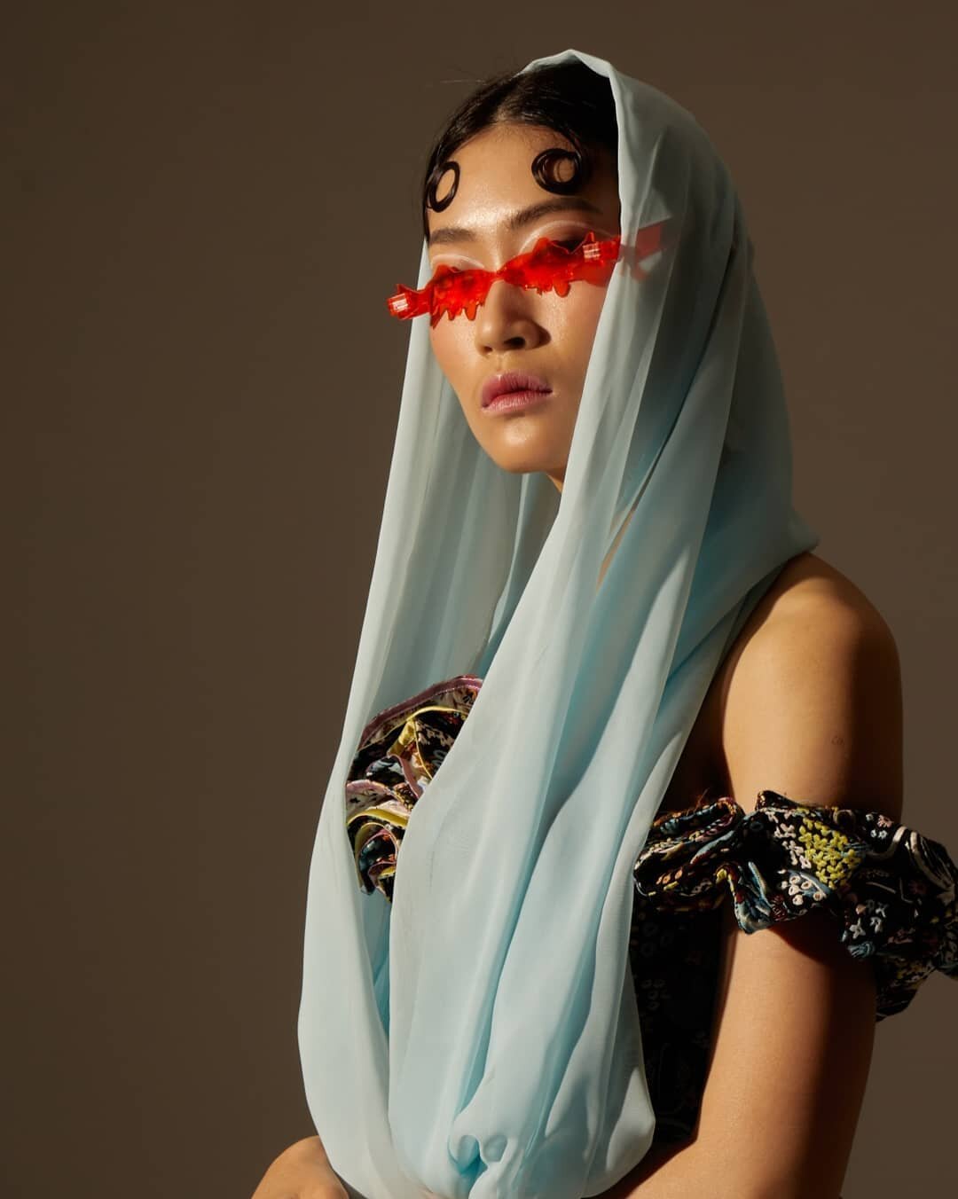 @spencer_zhishan wearing my orange Anchovy Glasses and the Market Fish Slipper Heels for @hautepunchmag 🐟🐟🐟
&bull;
🌟 Thank you 🌟
Photography: @herryyyyy17
Styling: @hellostyllar &amp; @azrulsamzard
Photography Assistant: @emjor7 &amp; @geogiee
M