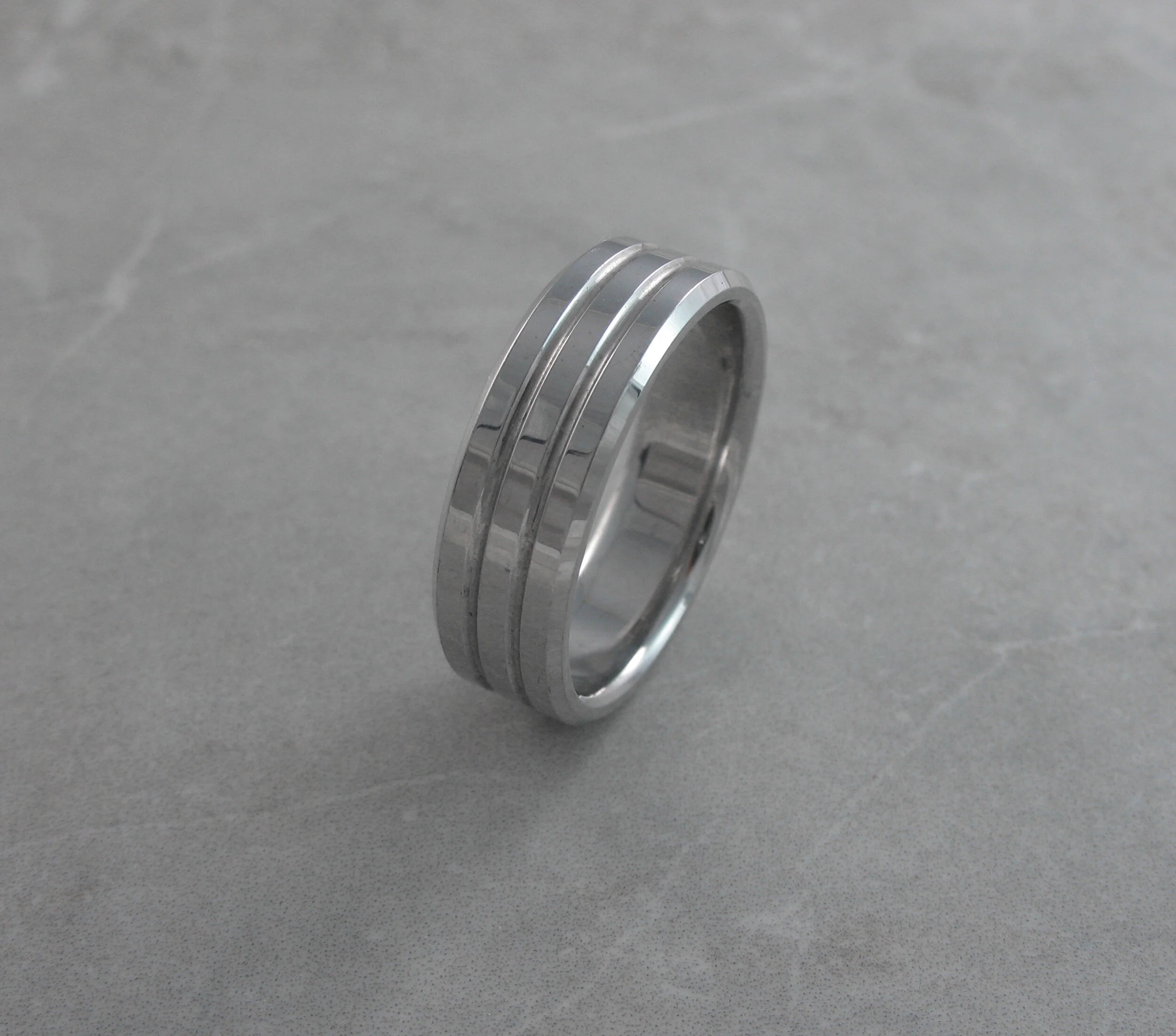 A Guide to Finding Wedding Rings For Men