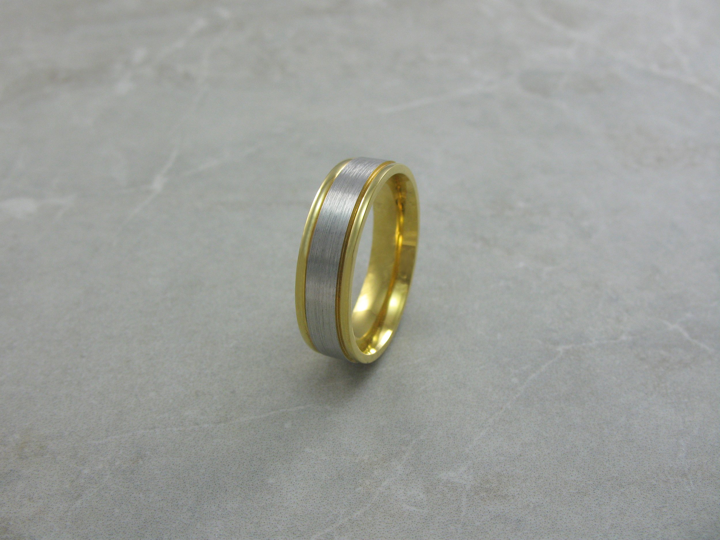 Men's platinum and gold wedding ring