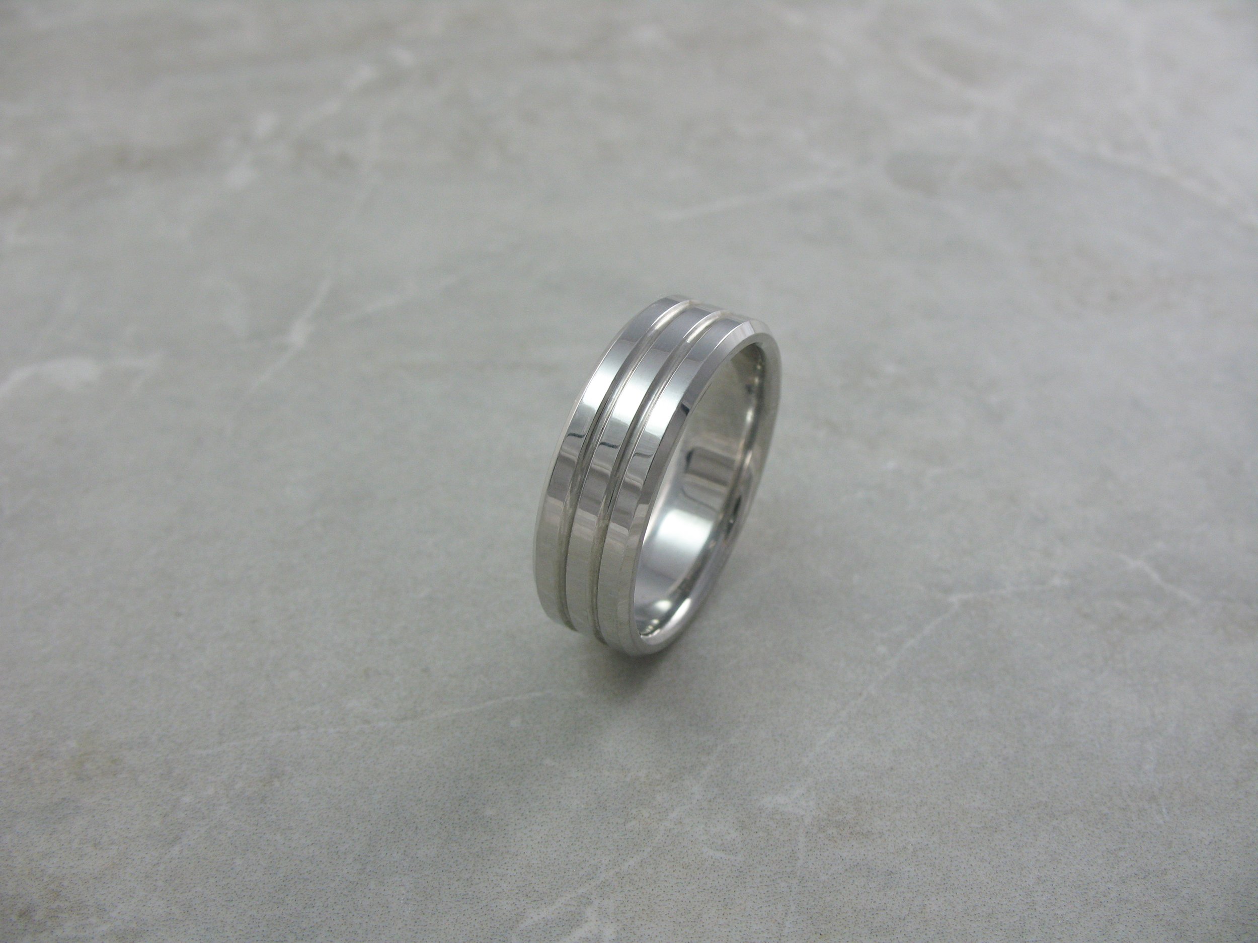 Men's Grooved Wedding Ring